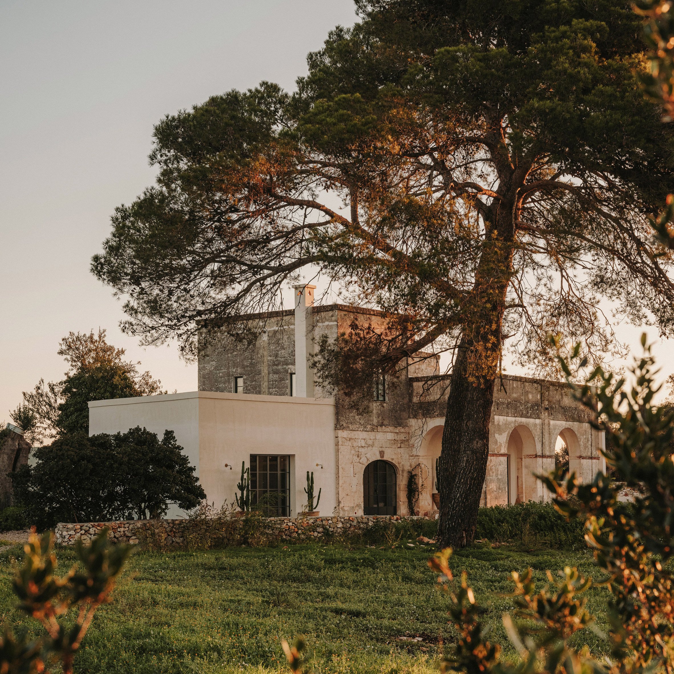Exterior of Casolare Scarani in Puglia by Studio Andrew Trotter