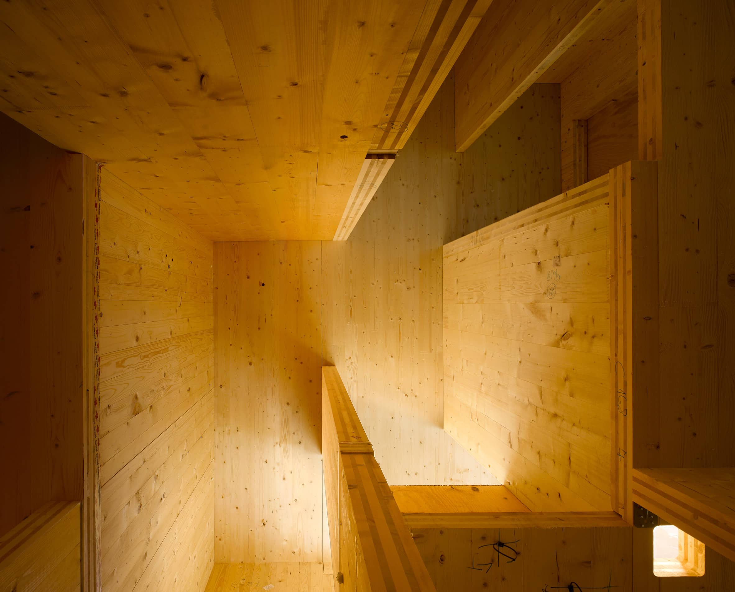 Exposed CLT structure
