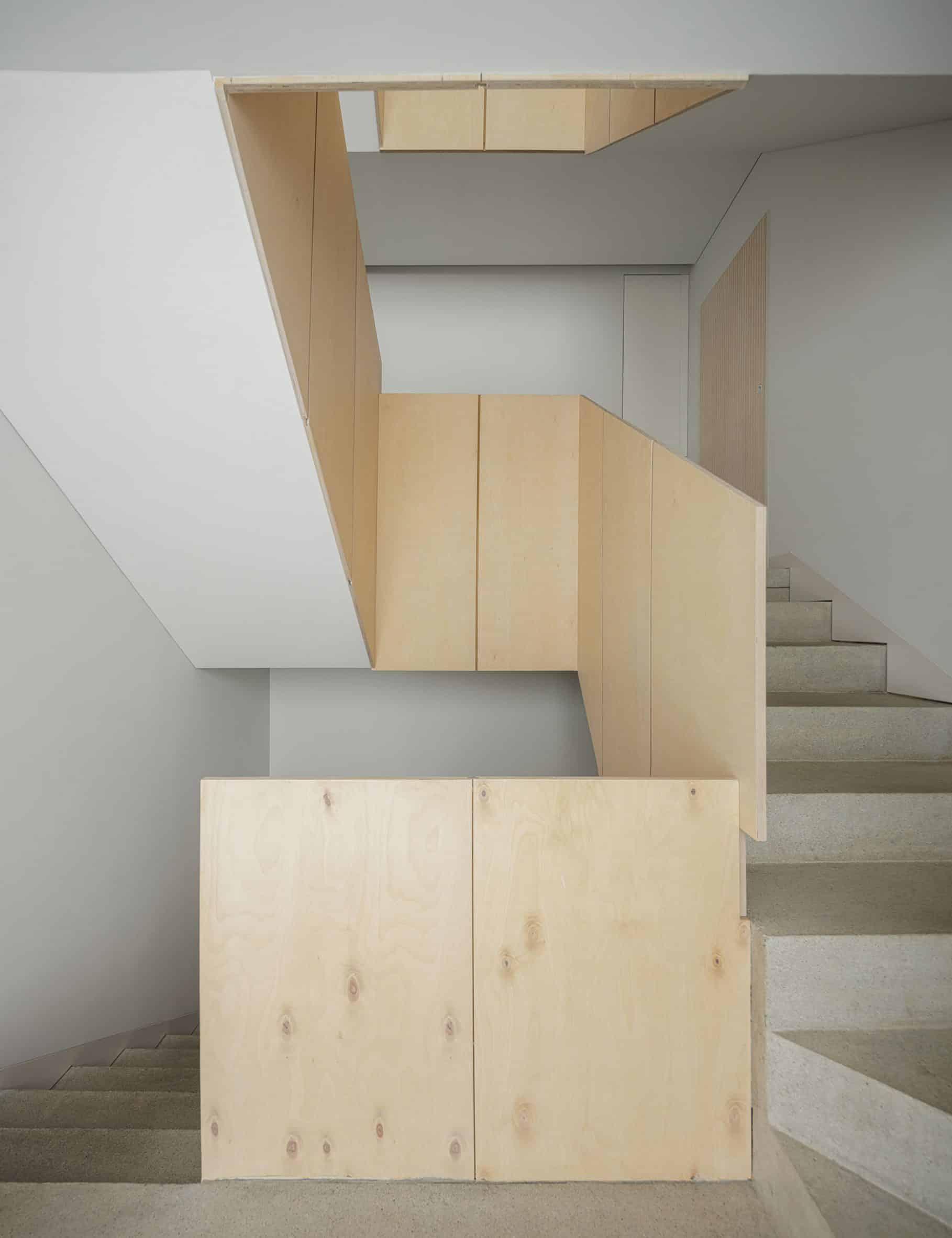 Photo of the staircase in home by Tsou Arquitectos