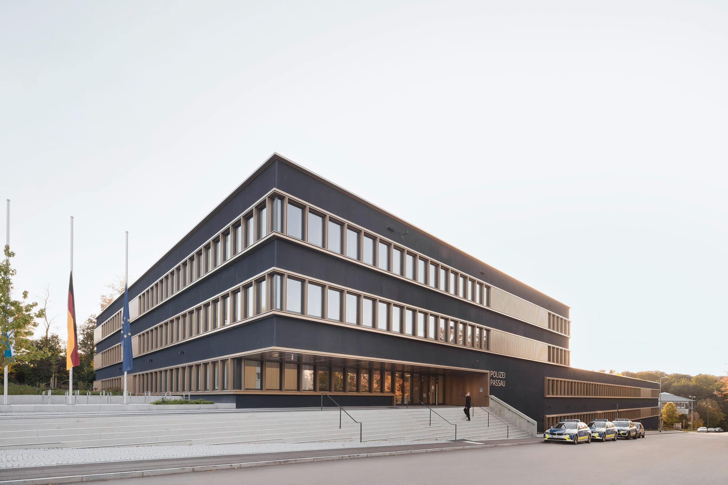 Passau police station by Wulf Architekten