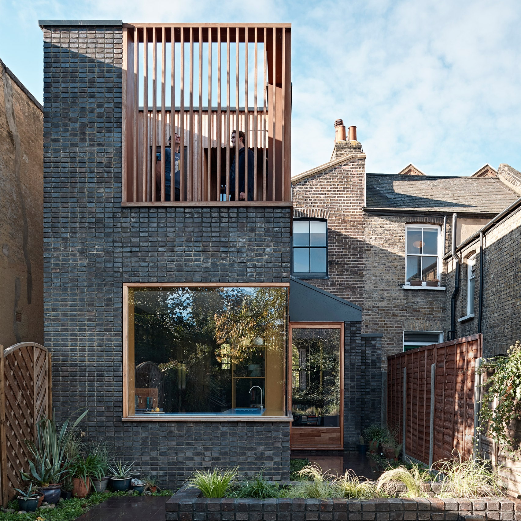 Brückenhaus by R2 Studio Architects