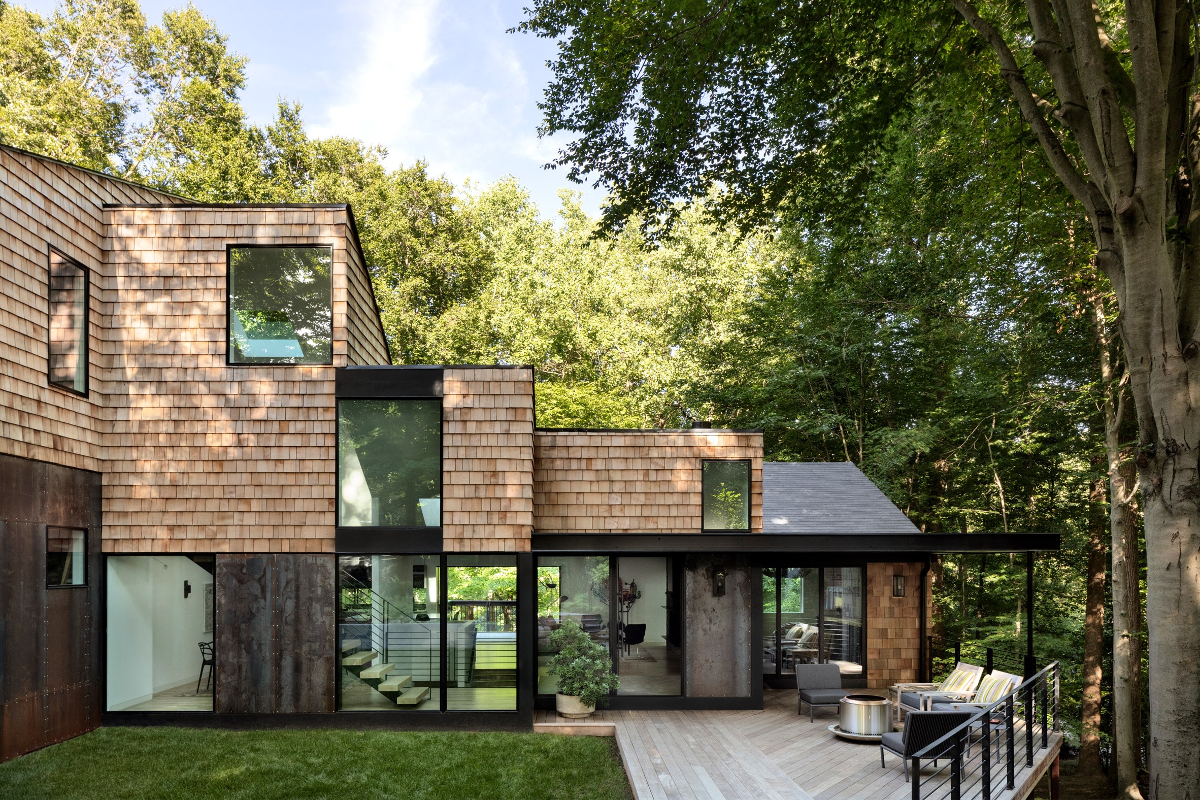 Cedar shake and steel house 