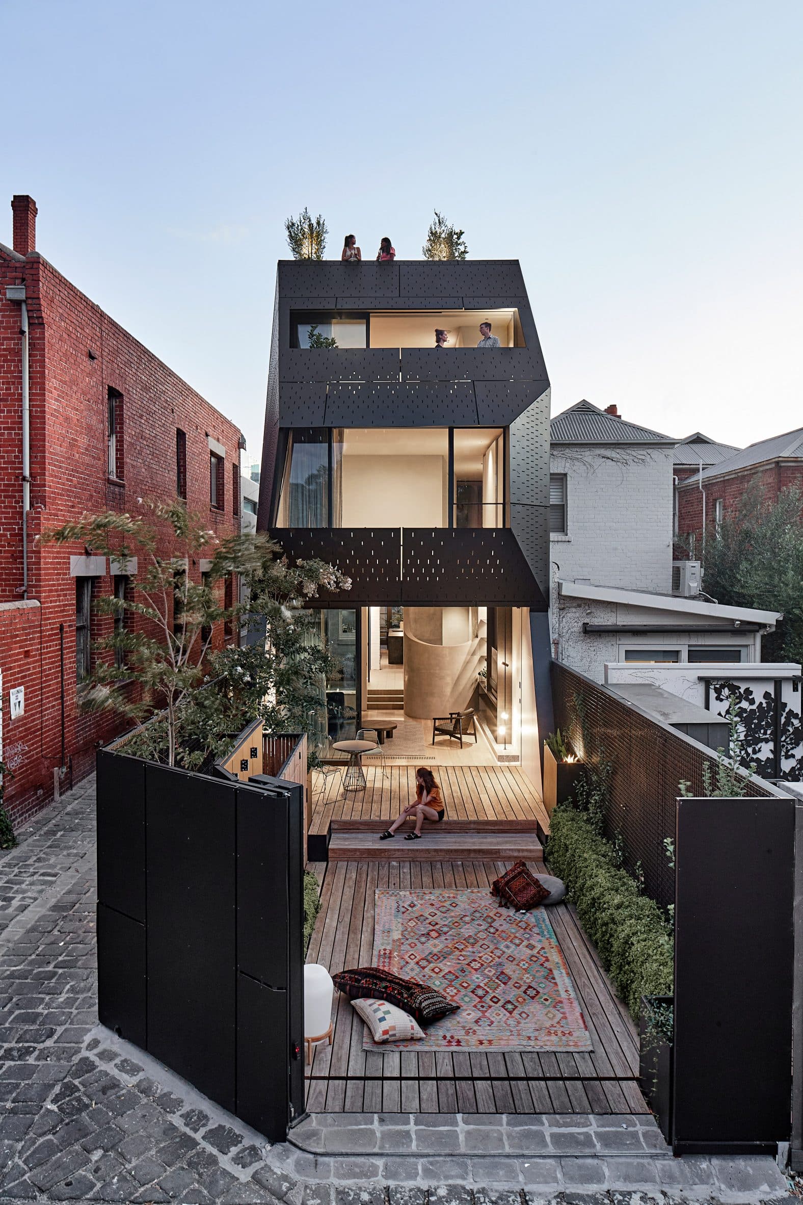 Exterior of St Martins Lane extension in Melbourne by Matt Gibson Architecture + Design