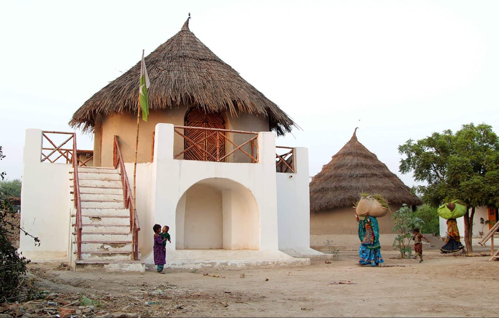Raised village by Yasmeen Lari 