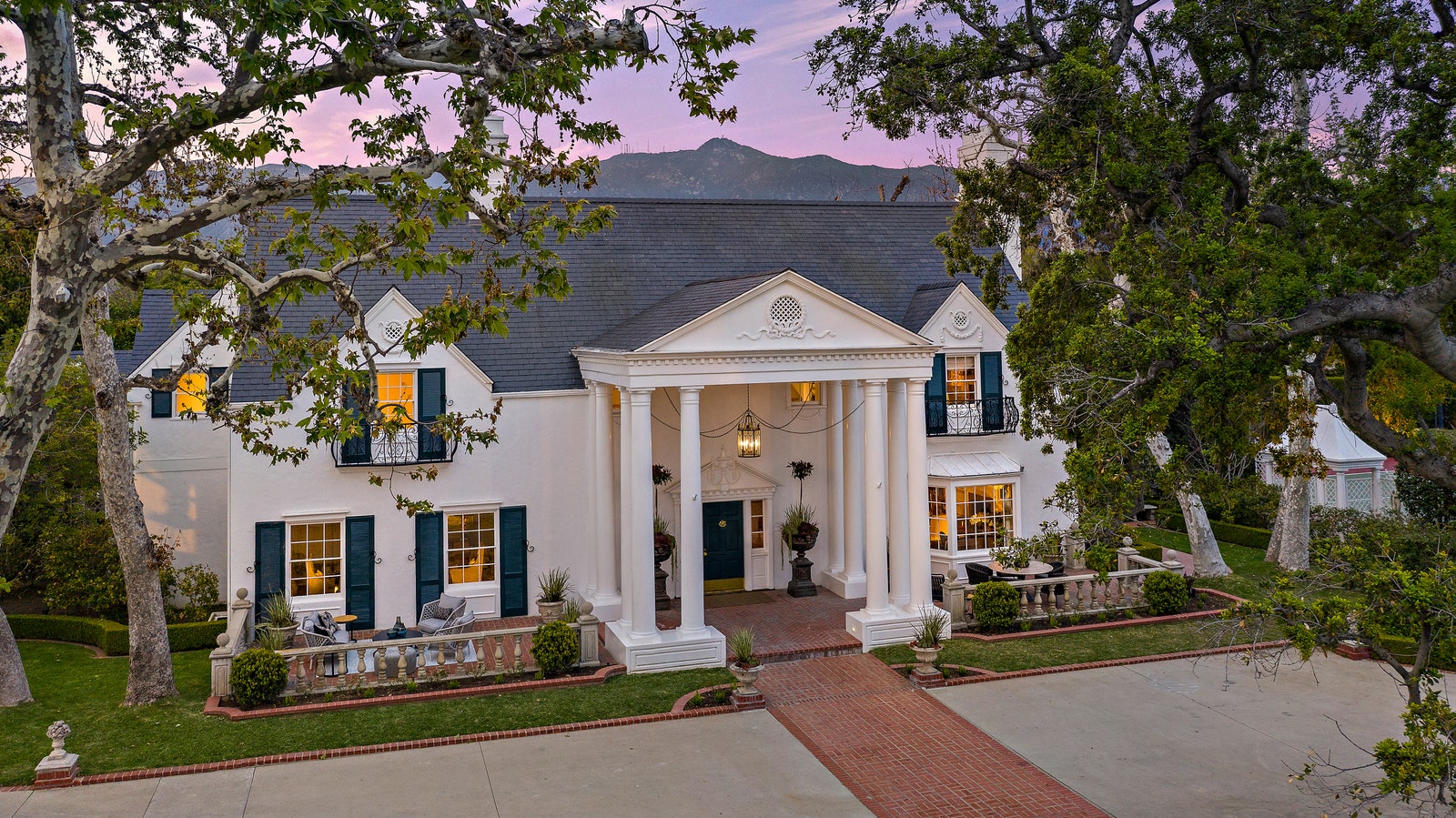 Welcome garden by Greenlink Landscaping