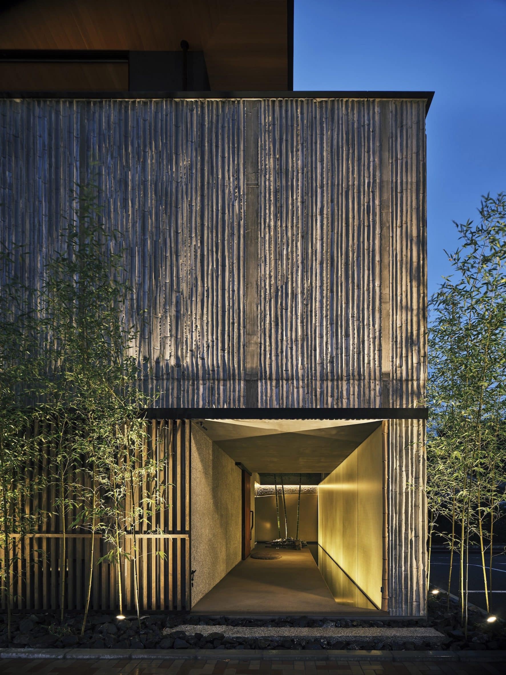 Exterior of Japanese home by Cubo Design Architects