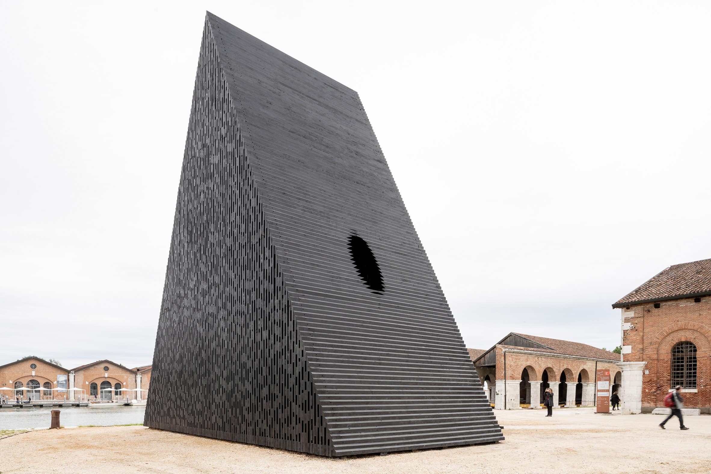 Exterior view of Kwaee pavilion by David Adjaye 