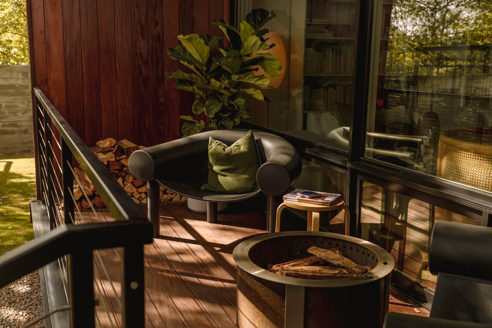 Katies Austin home is built around a 300yearold Heritage Oak Tree complete with cantilevered foundation to funnel...