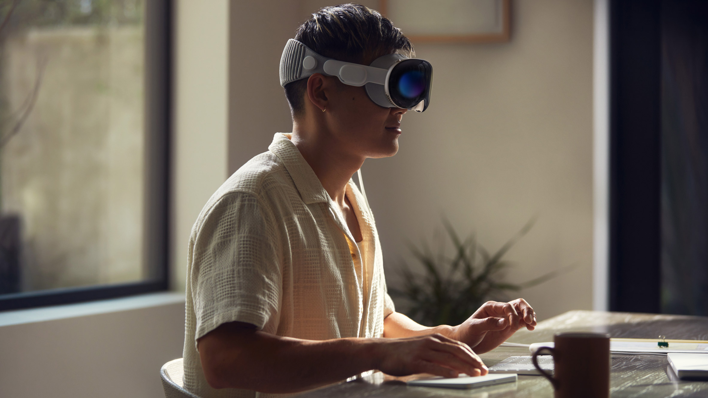 Apple mixed-reality headset
