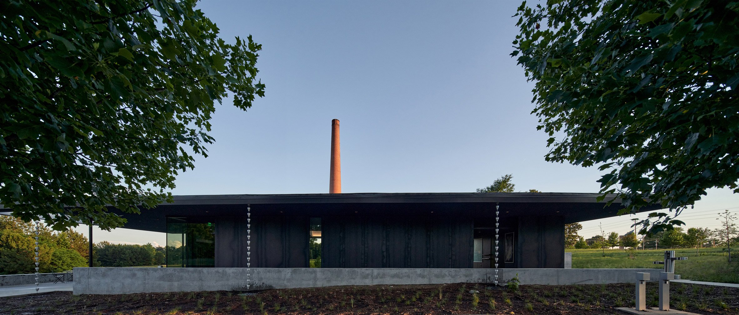 Visitor centre with a broad, thin roof