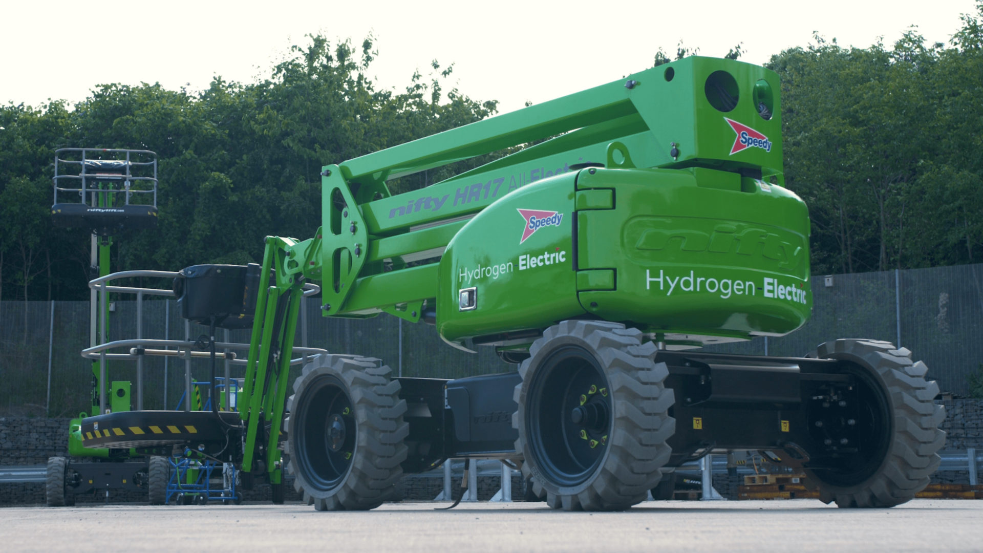 Hydrogen-powered access platform