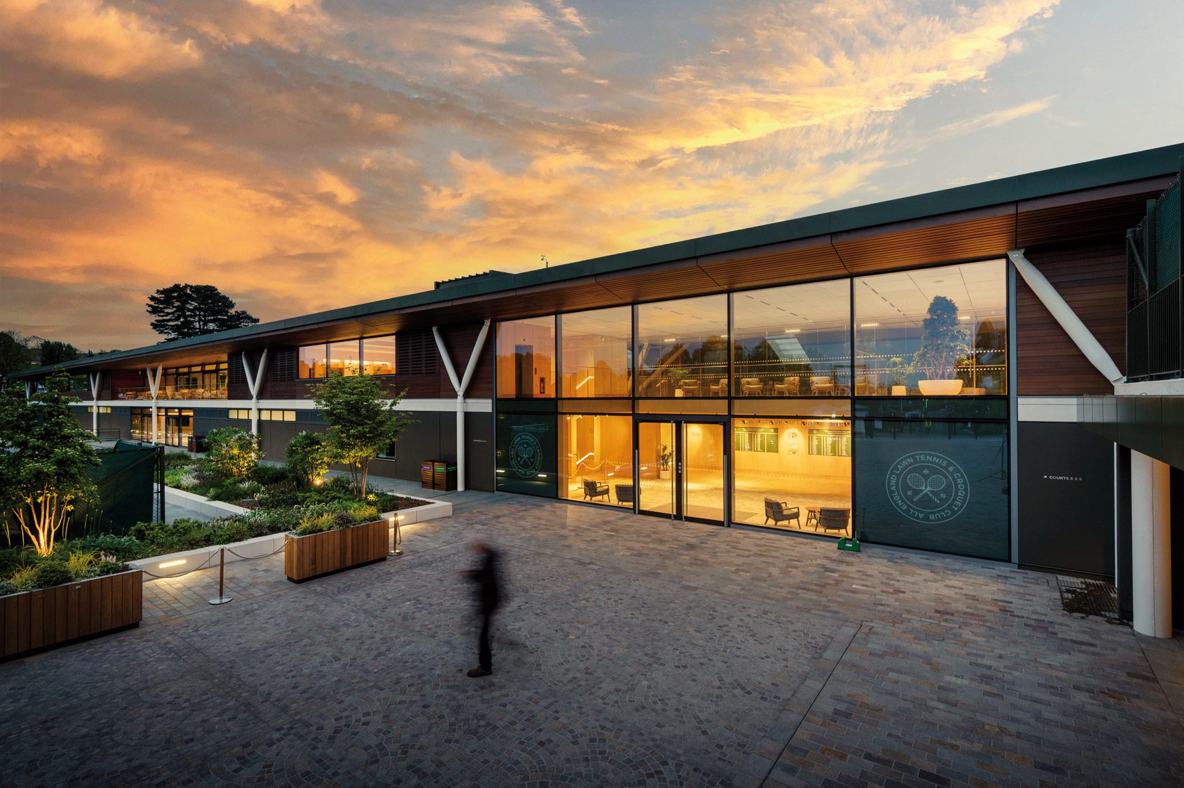 Hopkins Architects-designed venue at All England Lawn Tennis Club