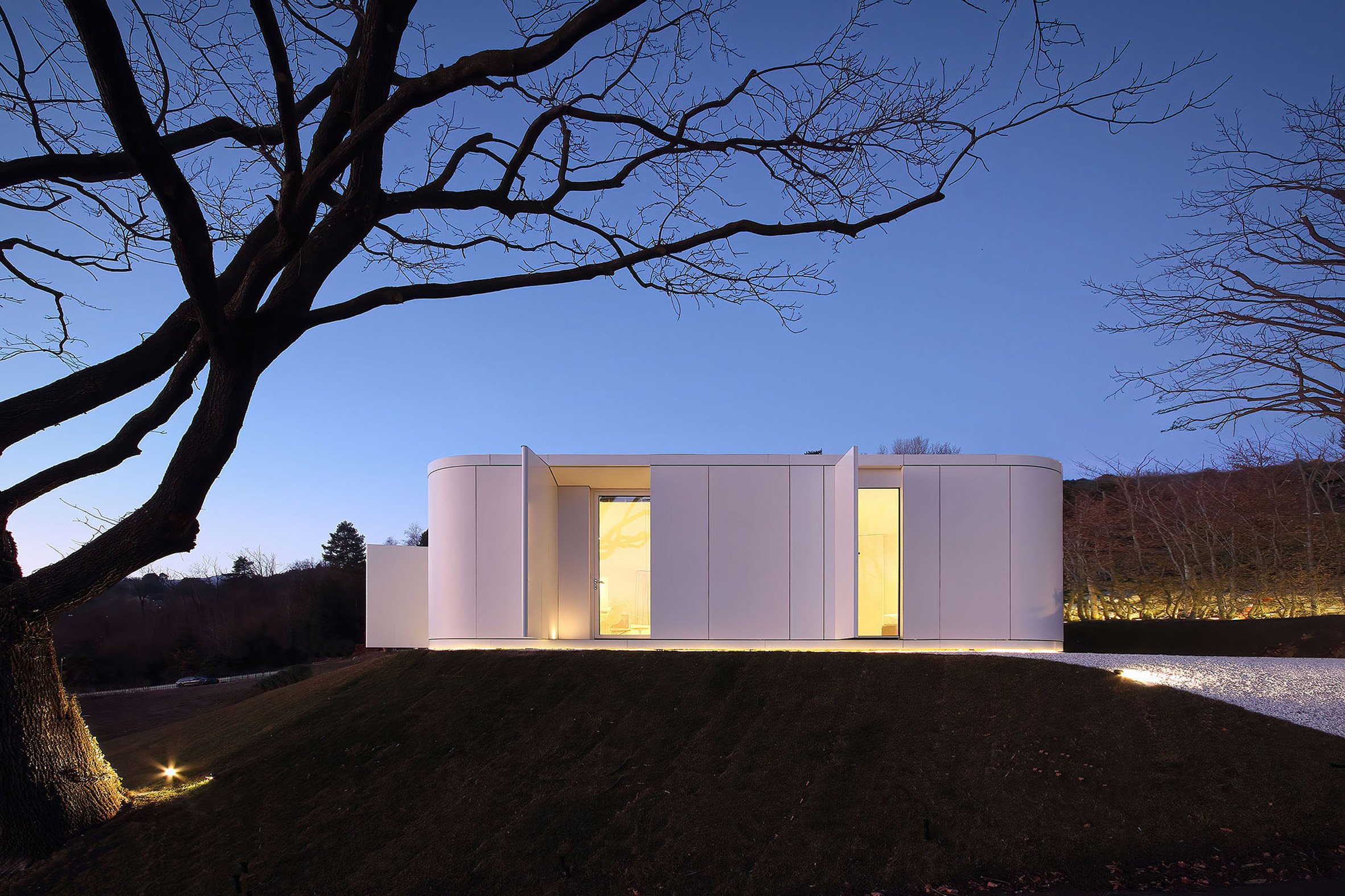 White-concrete house in Italy by JM Architecture