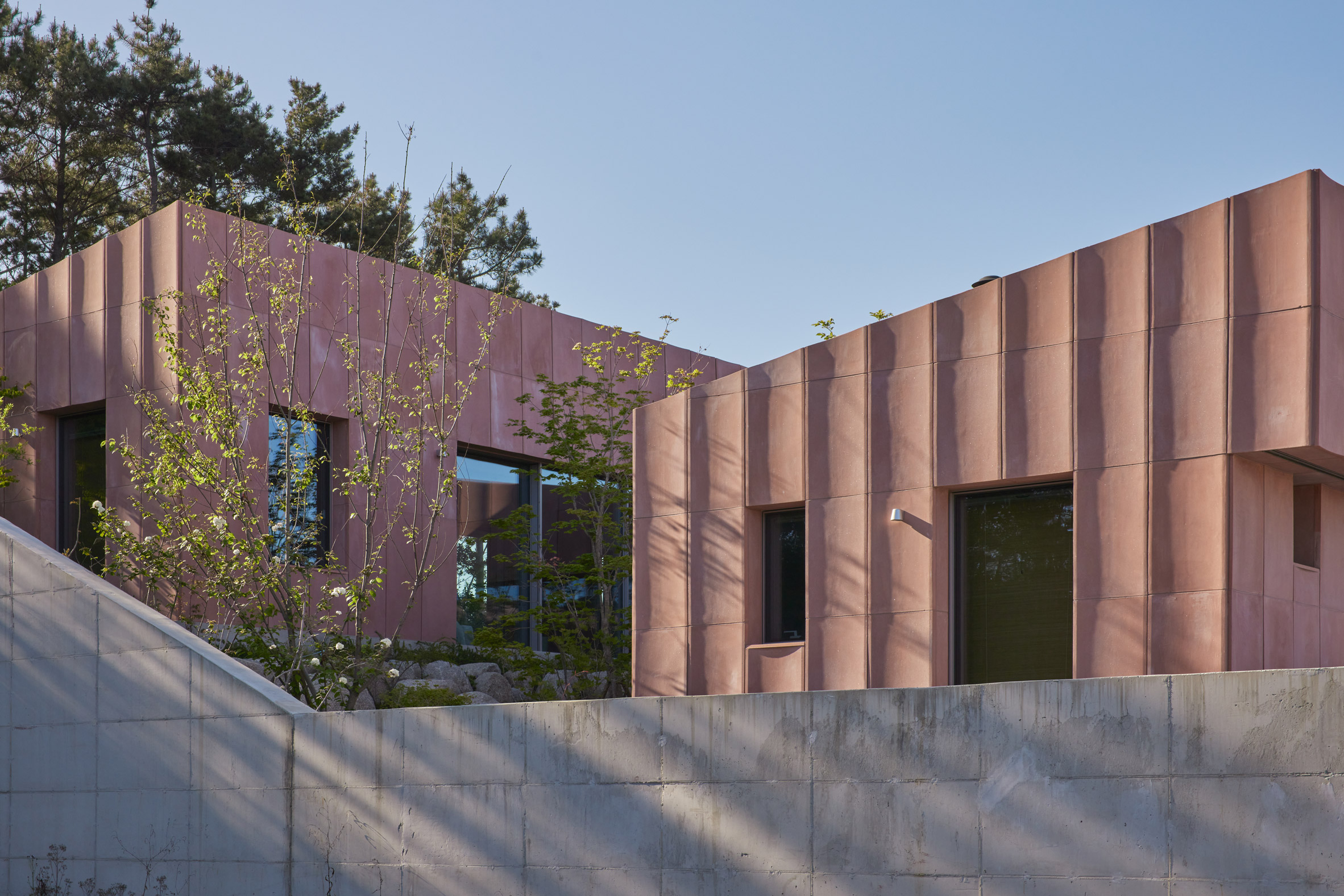 Photo of Seosaeng House by Studio Weave