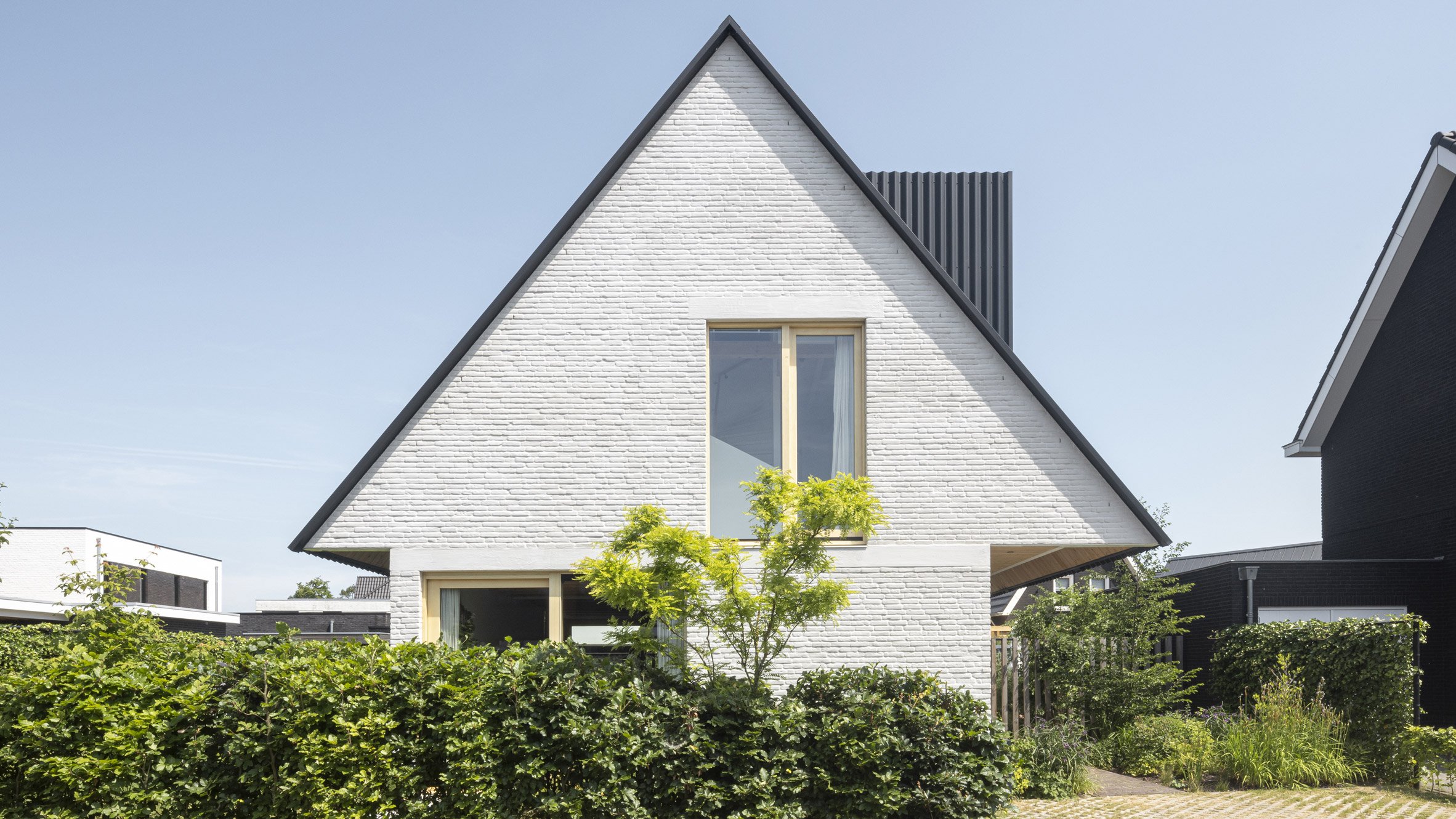 Lime Wash House by Chris Collaris Architects