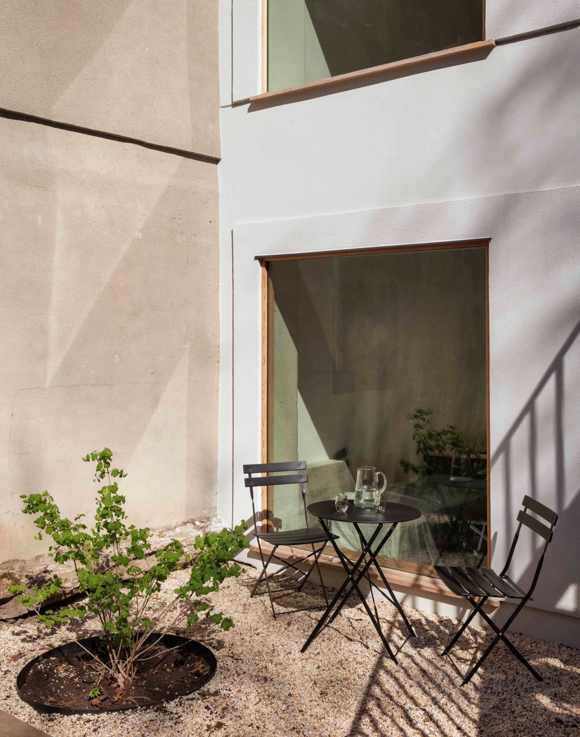 Pea-gravel patio by TBo