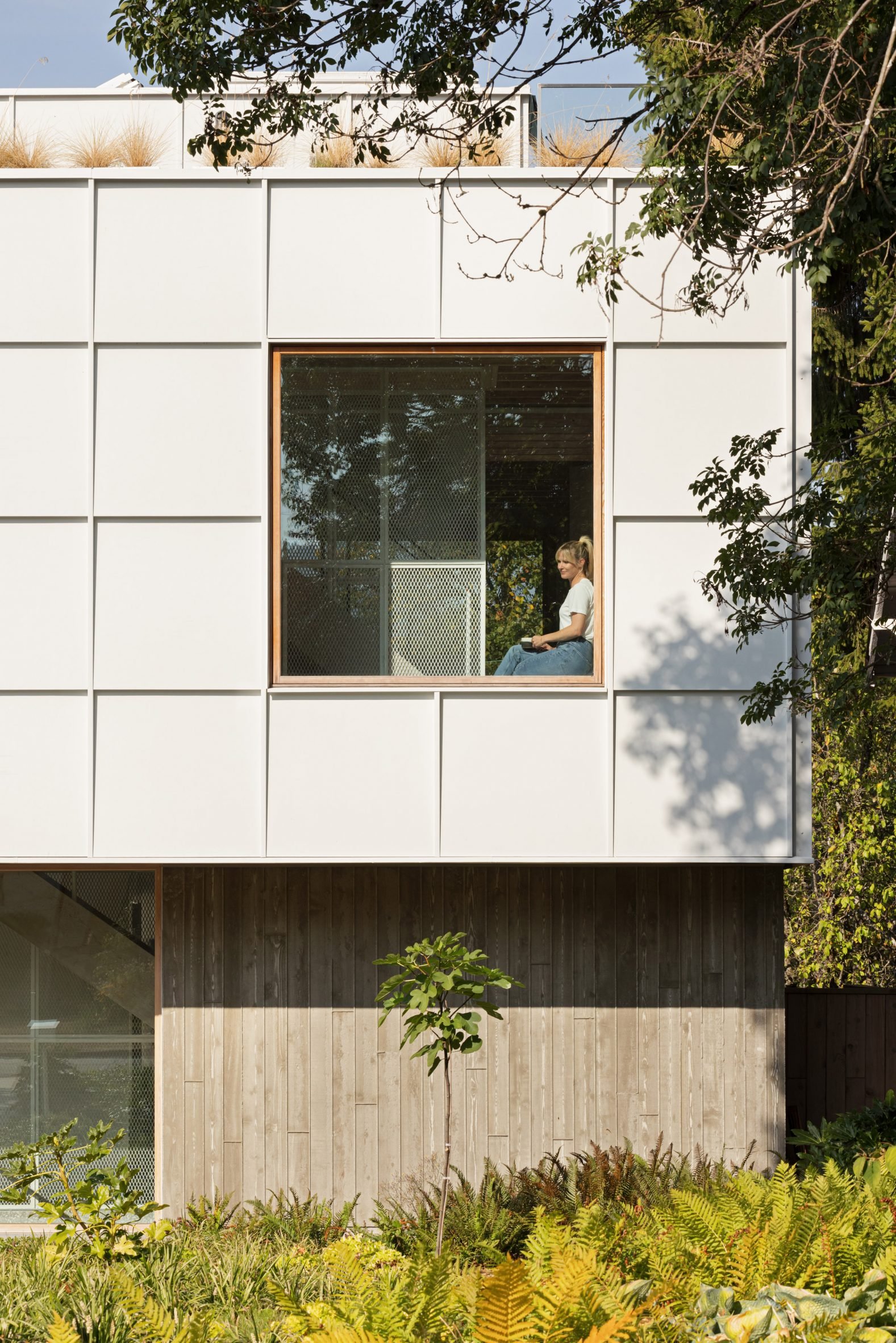 Rectilinear facade of fibre cement