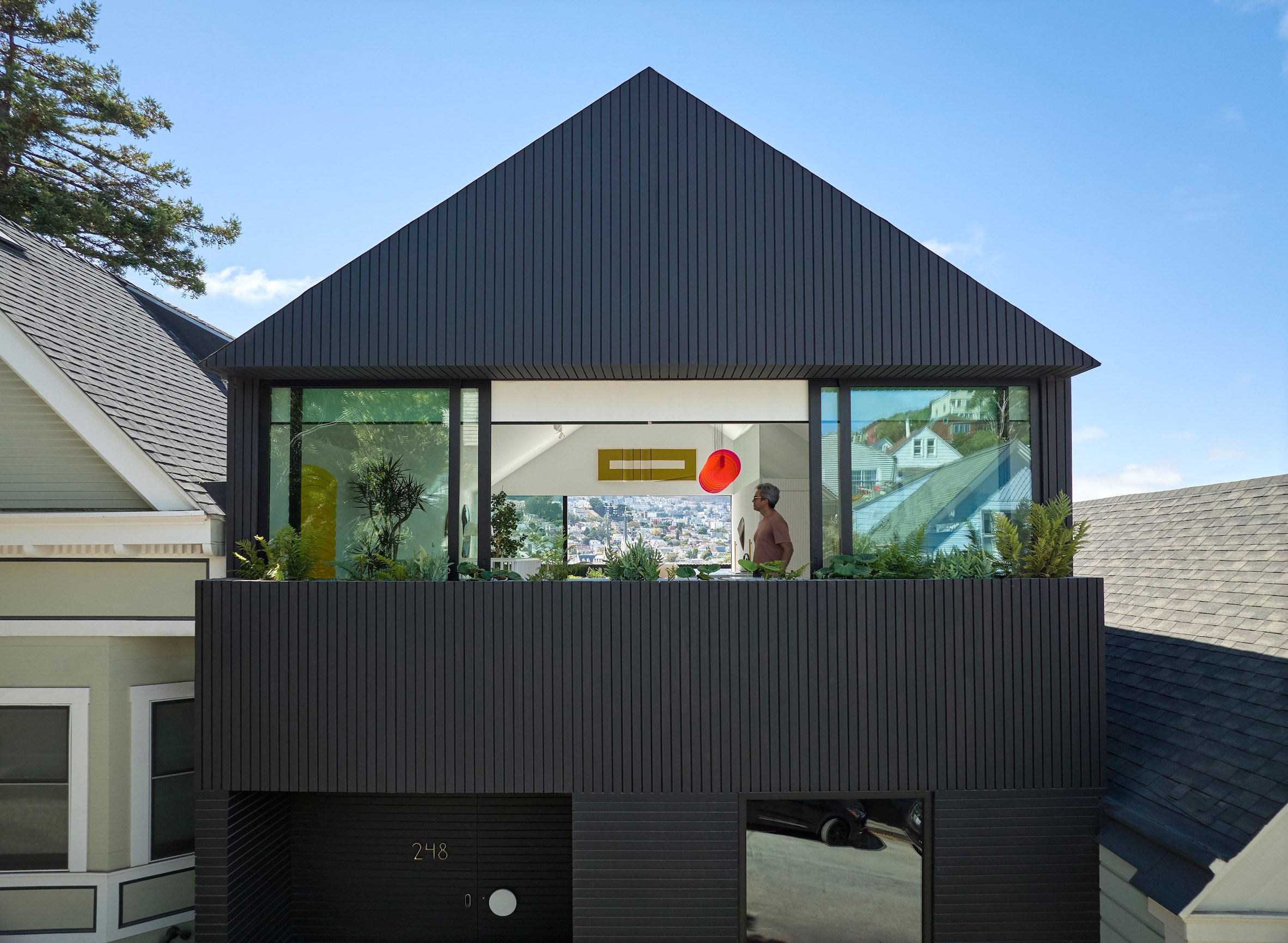 Gabled home by Mork-Ulnes