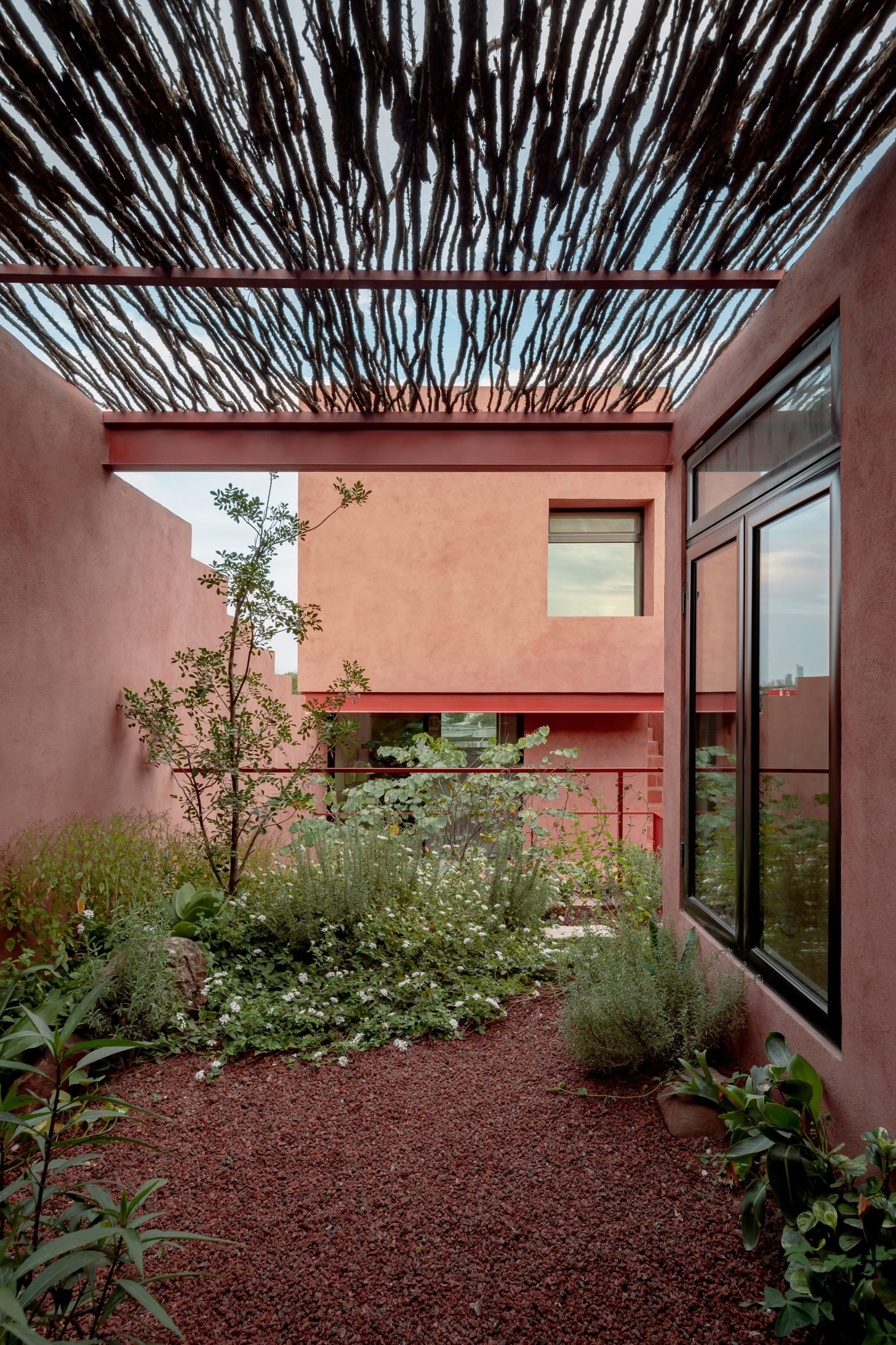 Open-air terrace covered by slats of wood