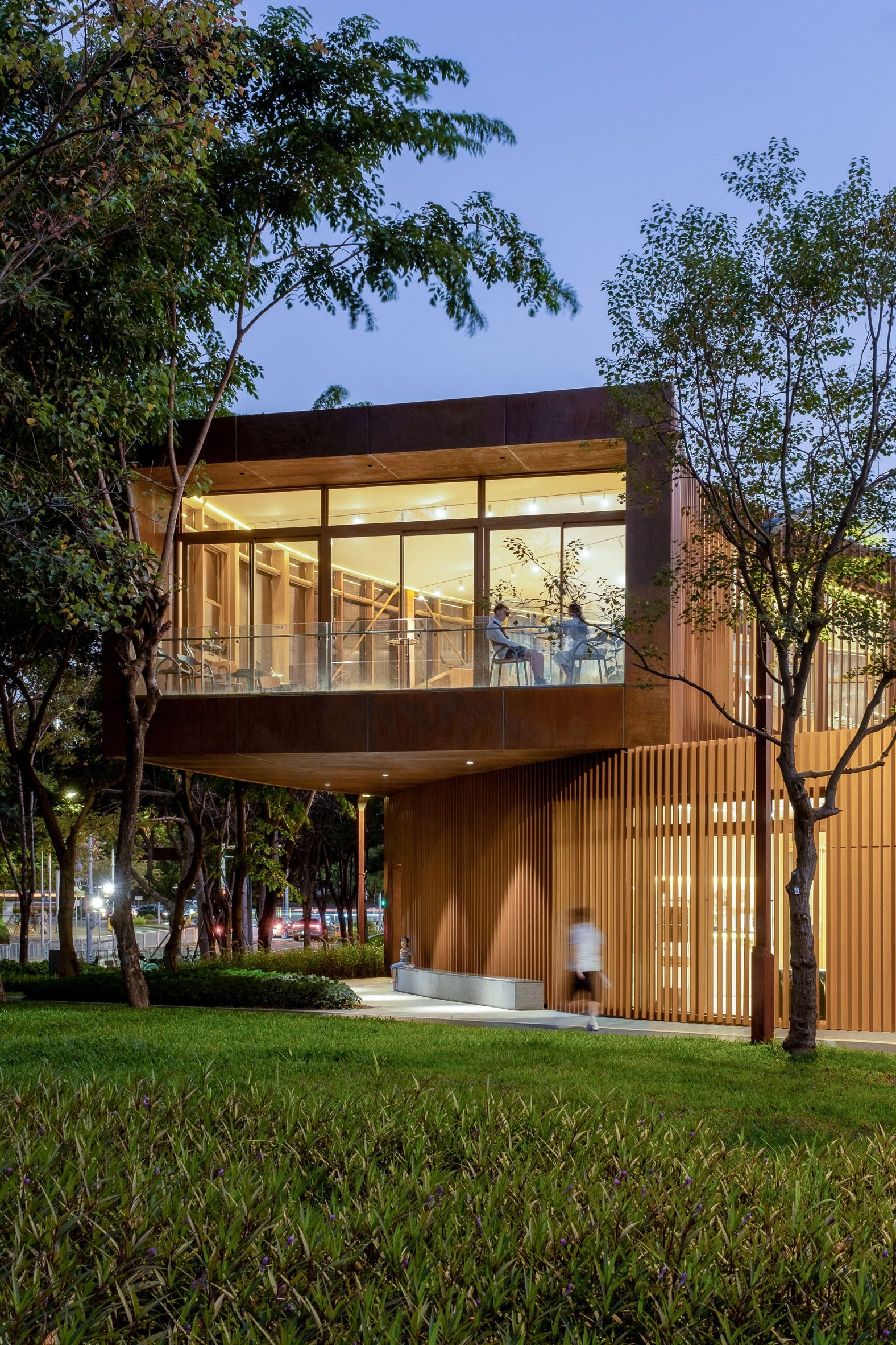 Serpentine Bookhouse by Atelier Xi