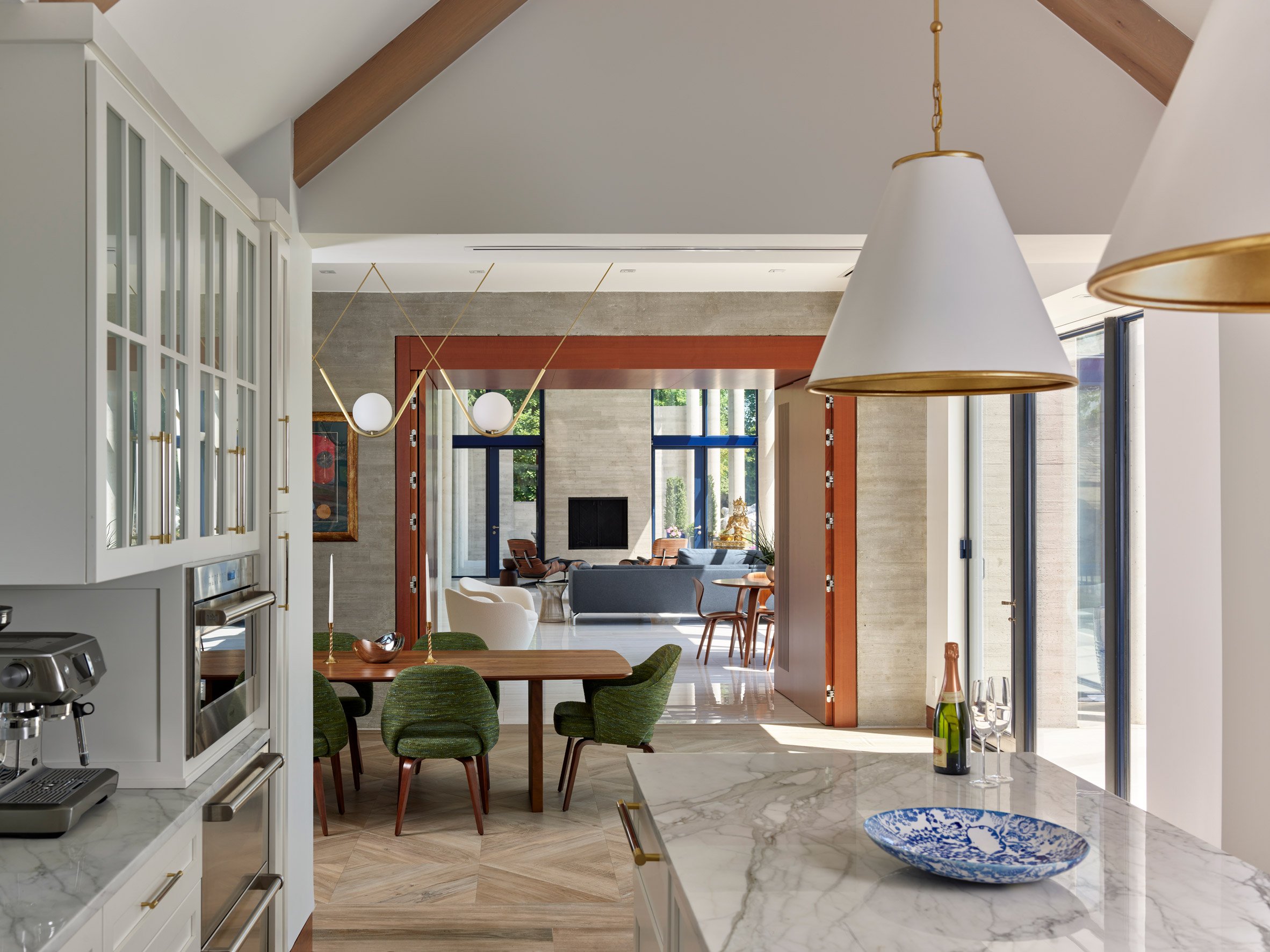 Living space by Studio of Metropolitan Design