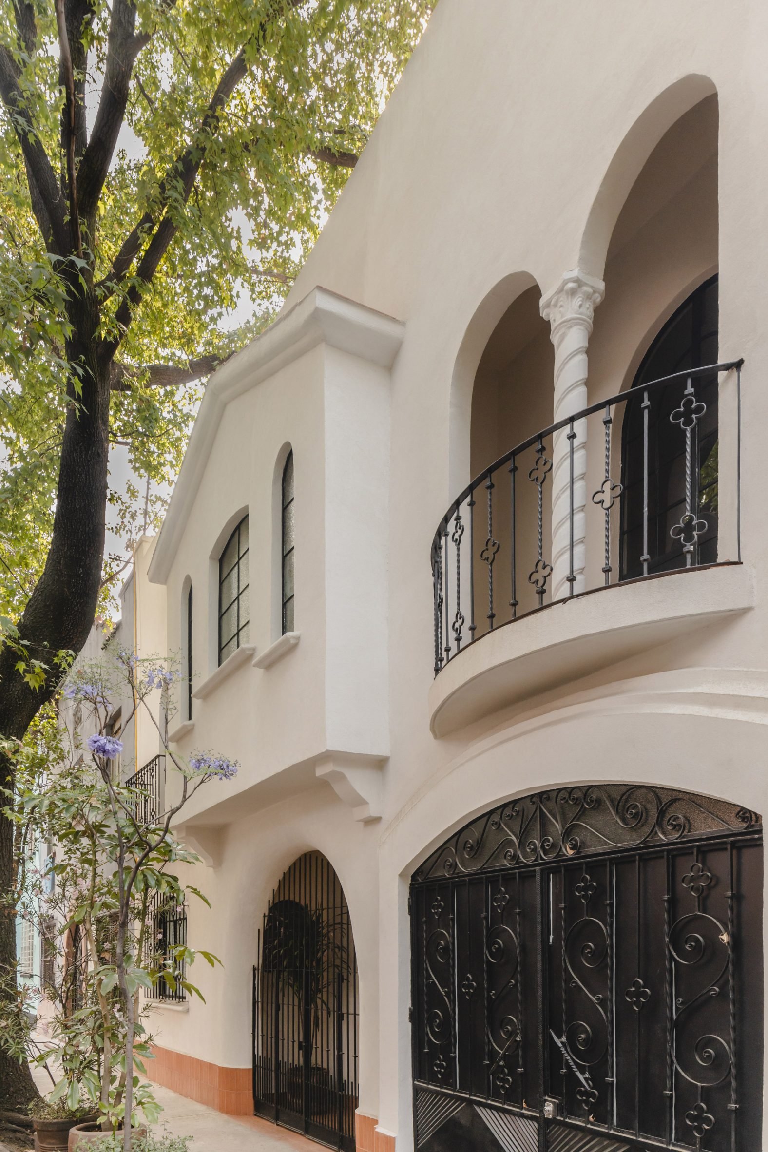 Stucco-clad building