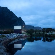 Farstadsanden beach toilet by Rever & Drage