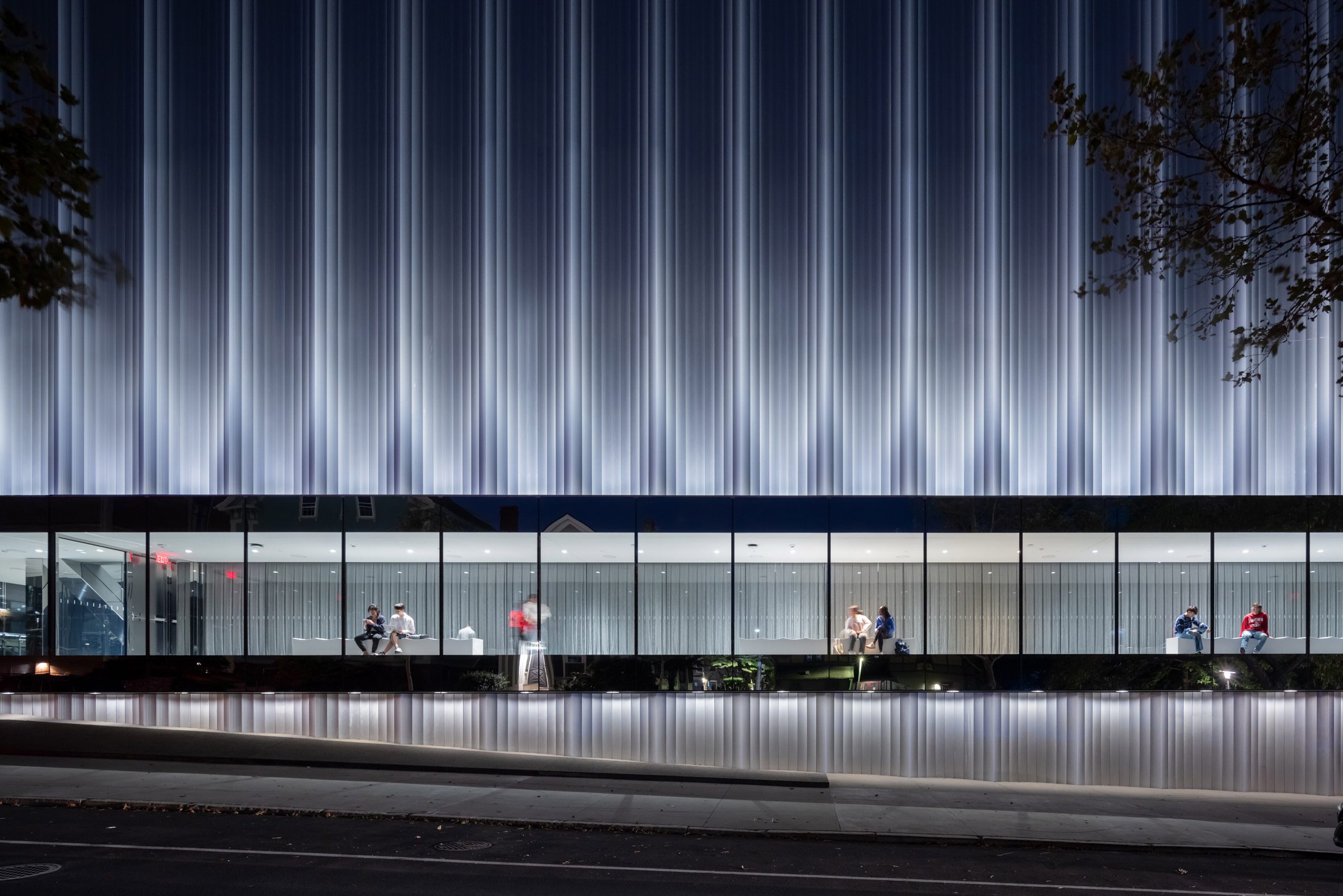Aluminium facade and clear walkway