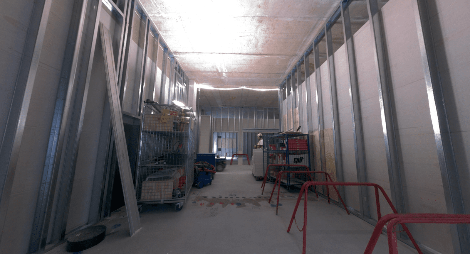 : Nyt Hospital Nordsjælland has several thousand metal studs of fire-rated walls per floor, that must be compliant with fire-safing regulations.