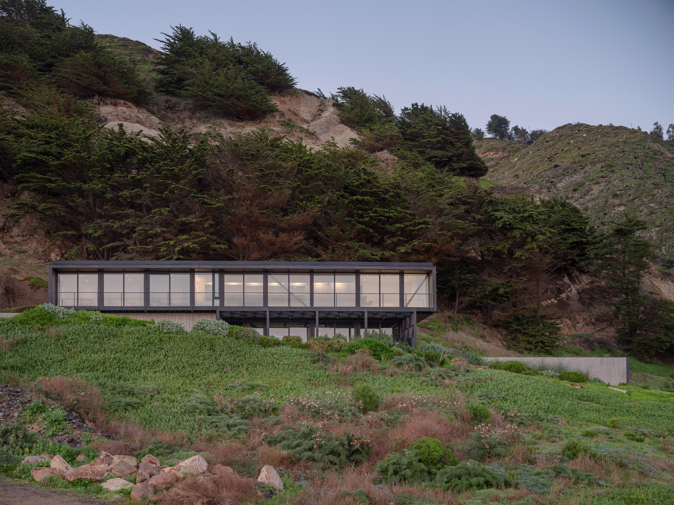 Rectilinear house by Stanaćev Granados 
