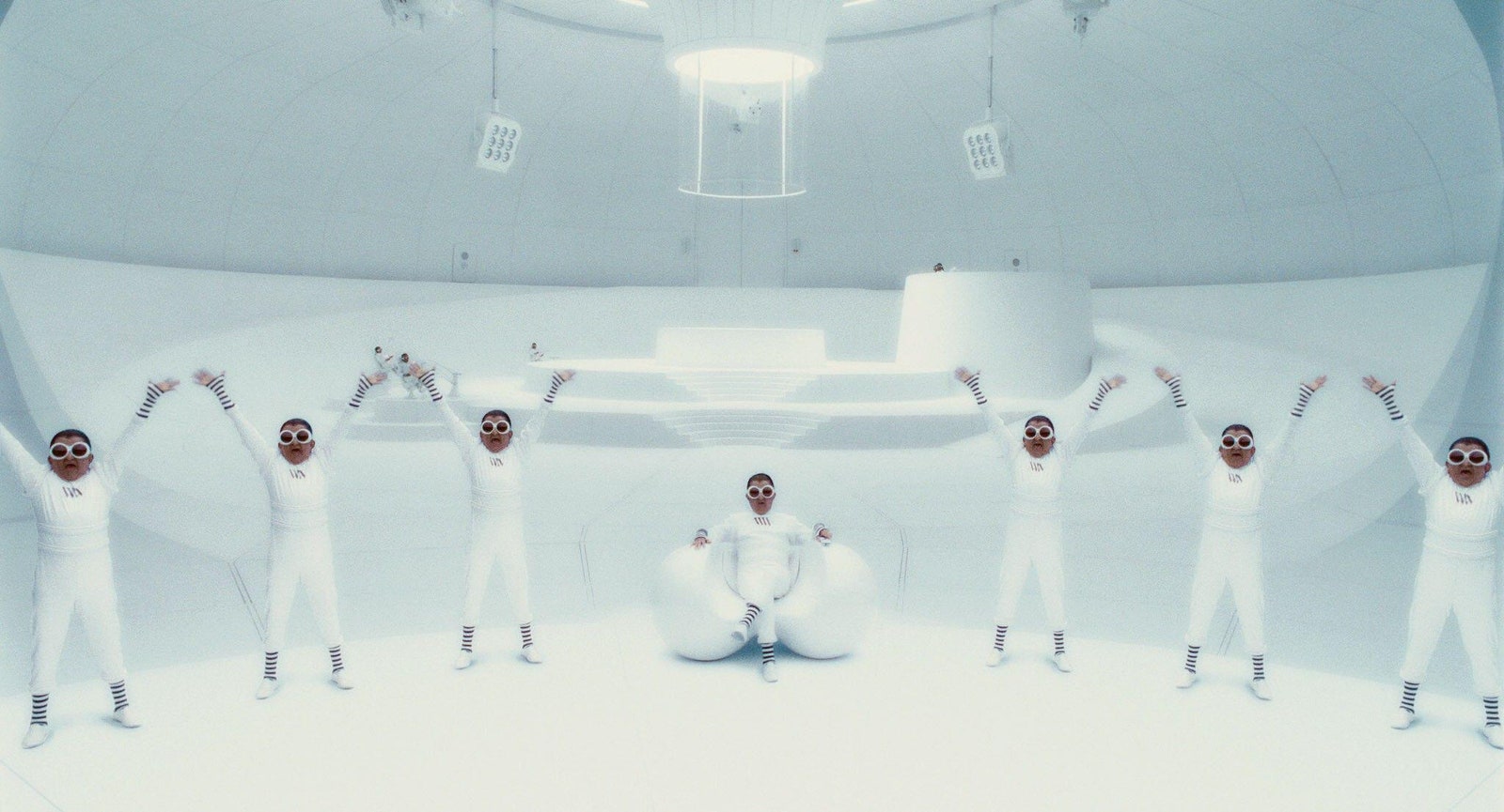 The retrofuturistic allwhite Wonkavision room appears in both the 1971 and 2005 films.