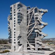 Wrapper tower with staircase and core outlined