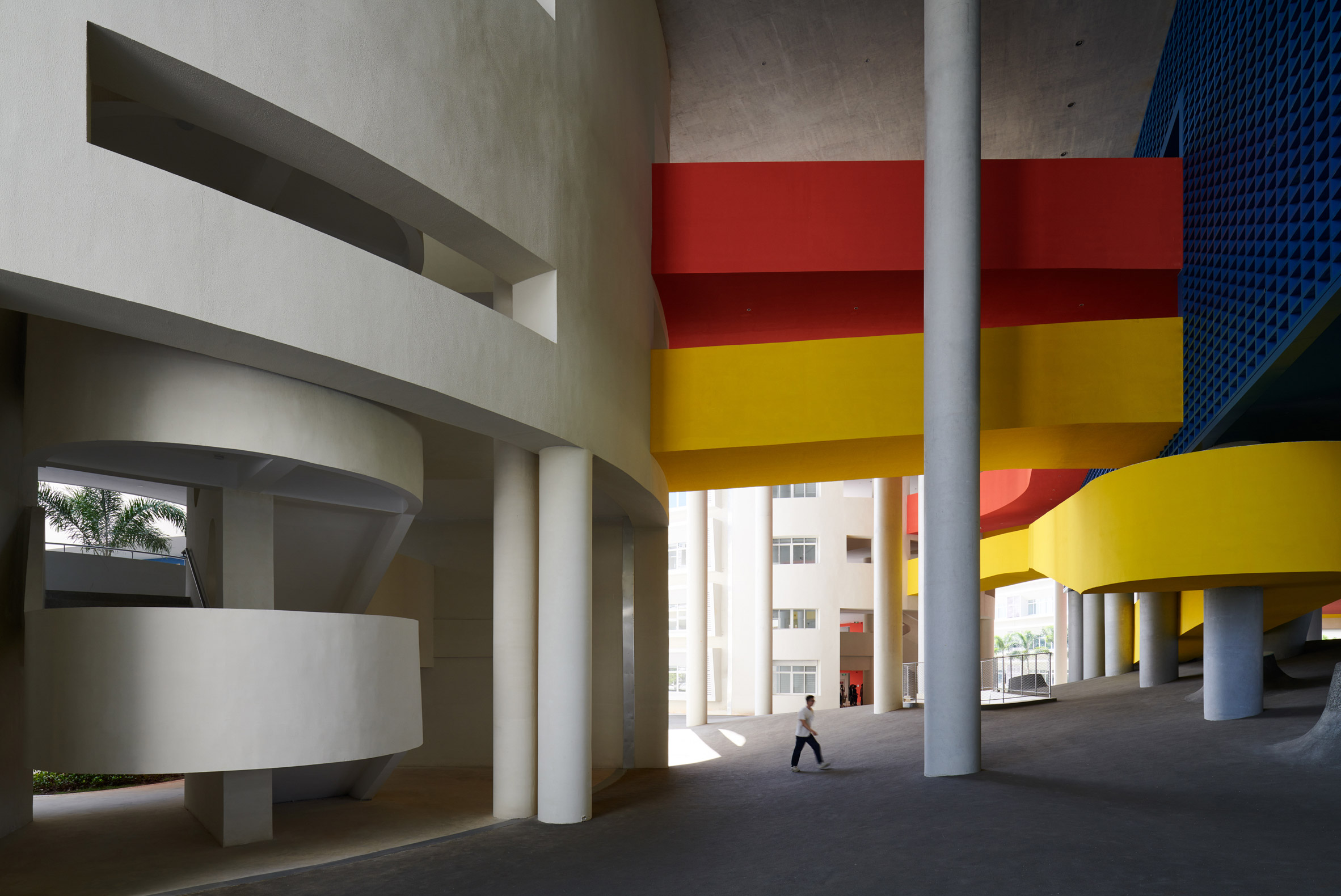 Courtyard area at Haikou Jiangdong Huandao Experimental School