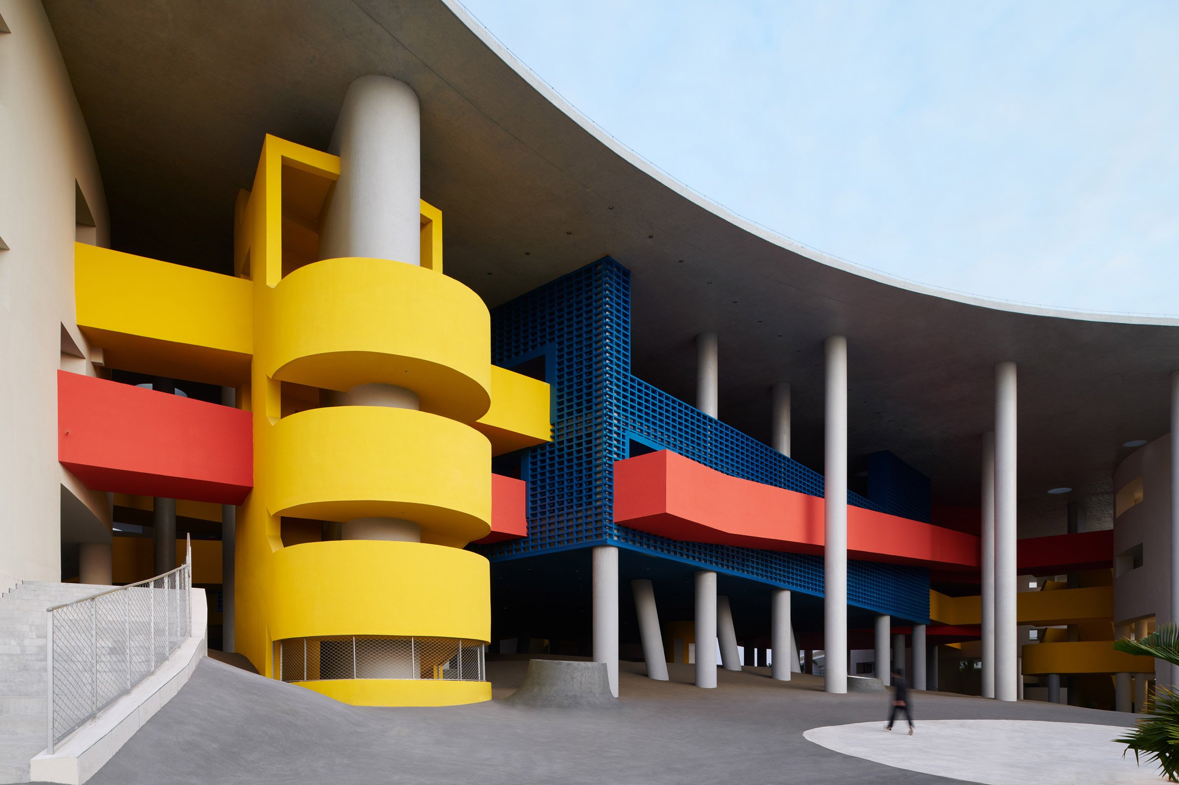 Haikou Jiangdong Huandao Experimental School colourful exterior