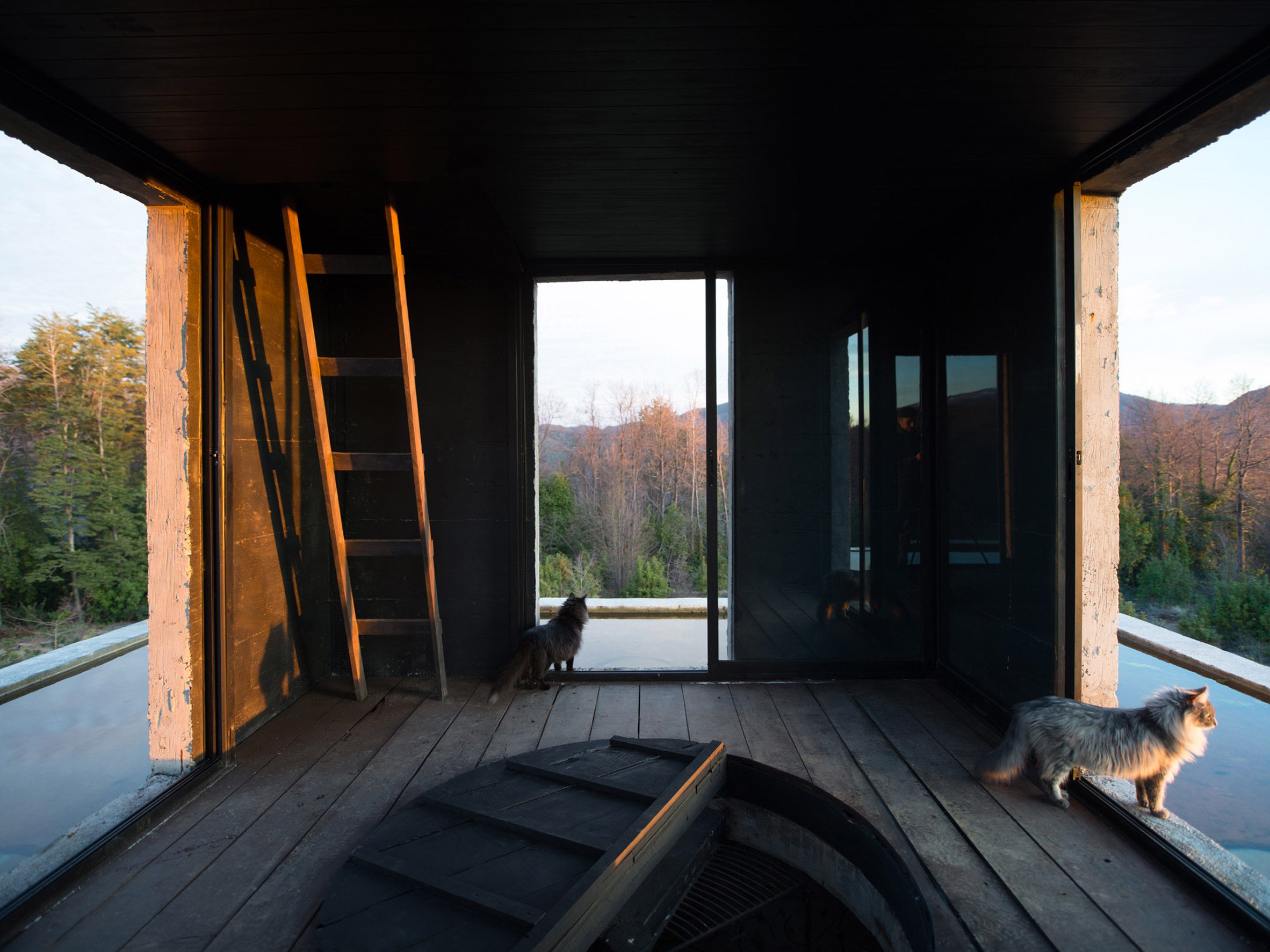 Lama lookout tower first floor with ladder