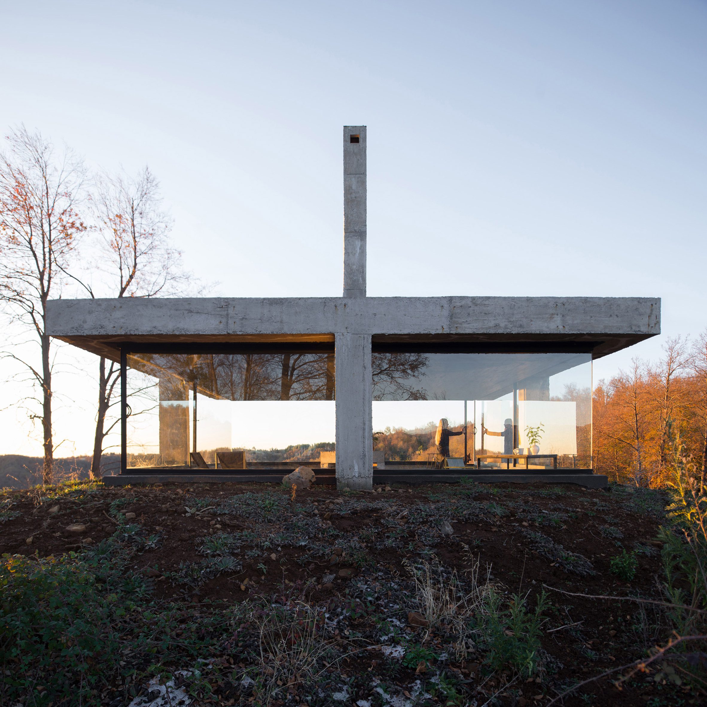 Rosa hilltop shelter is a is a Pezo von Ellrichshausen pavilion in Chilean landscape