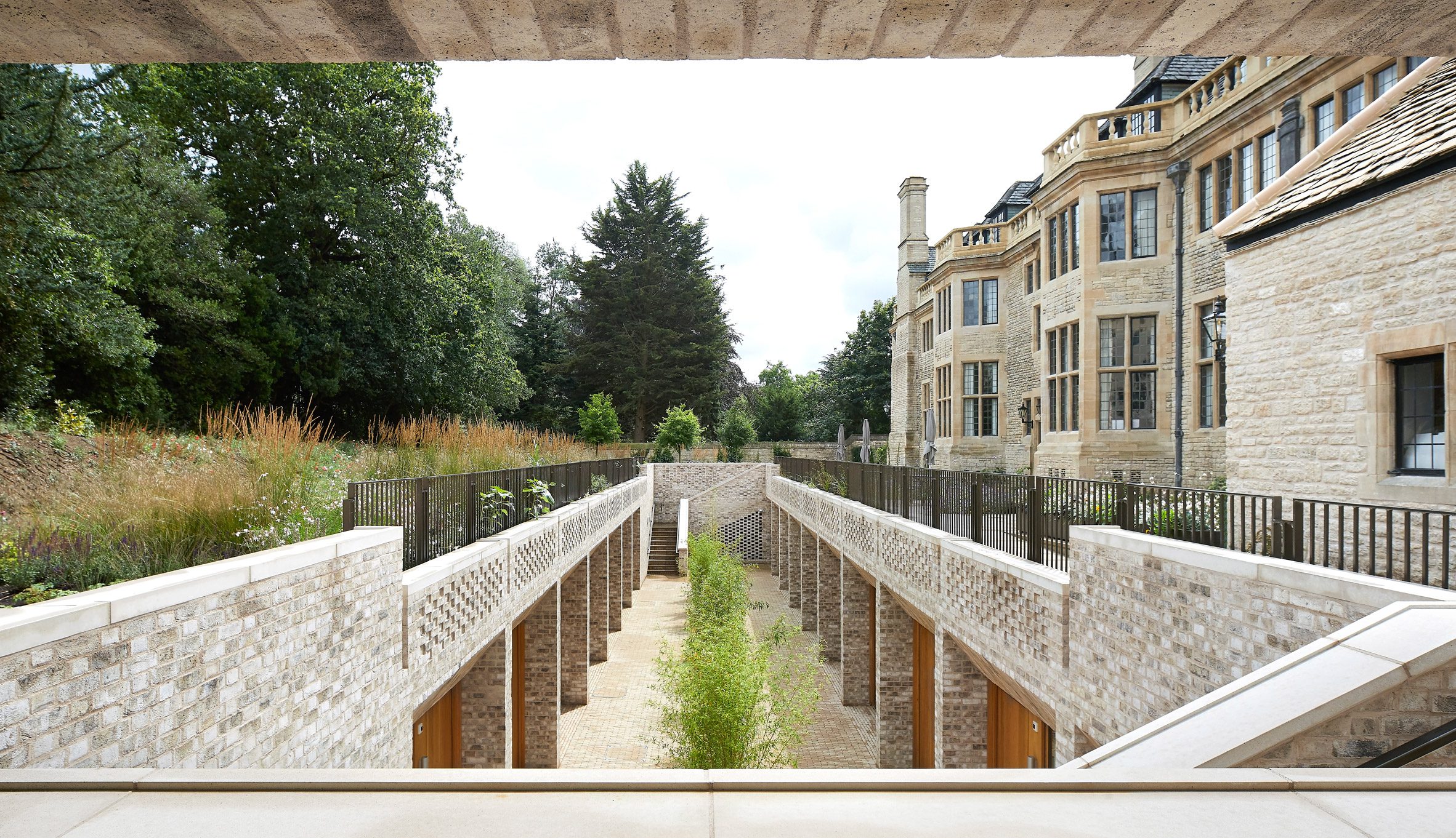 Stanton Williams renovates Rhodes Trust in Oxford