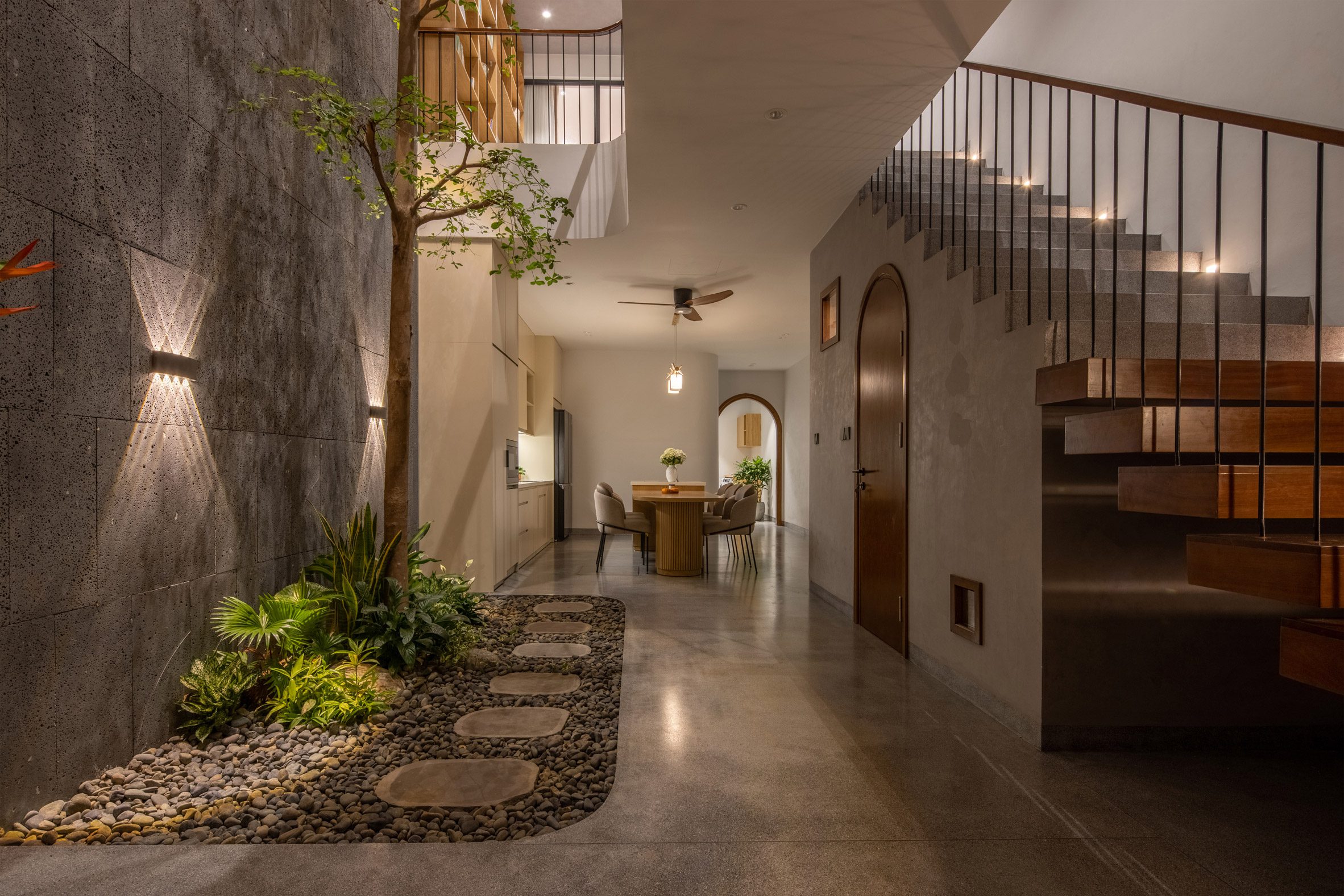 Interior courtyard at De Chill House in Vietnam by X11
