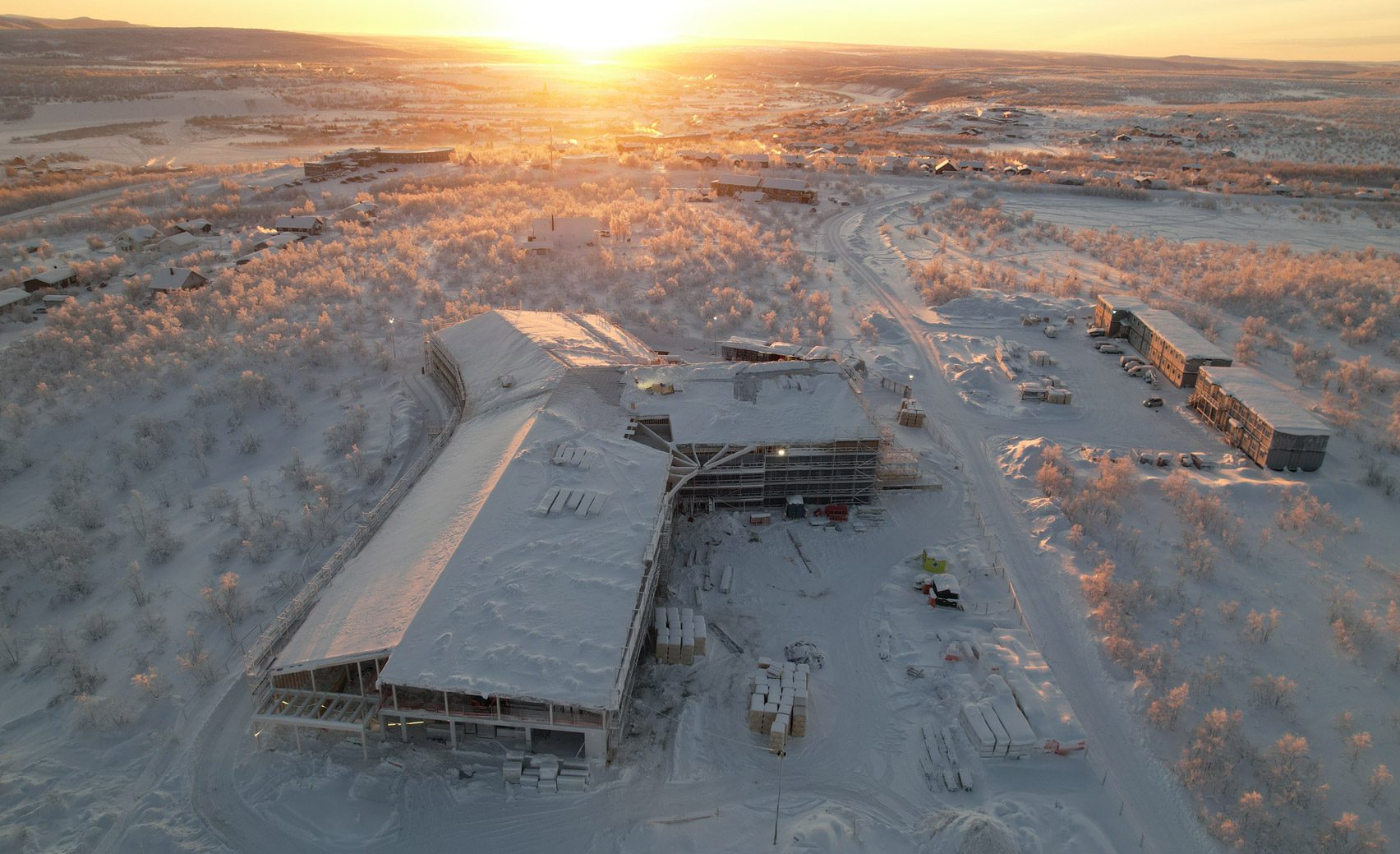 Aerial photo of Čoarvemátta by Snøhetta under construction