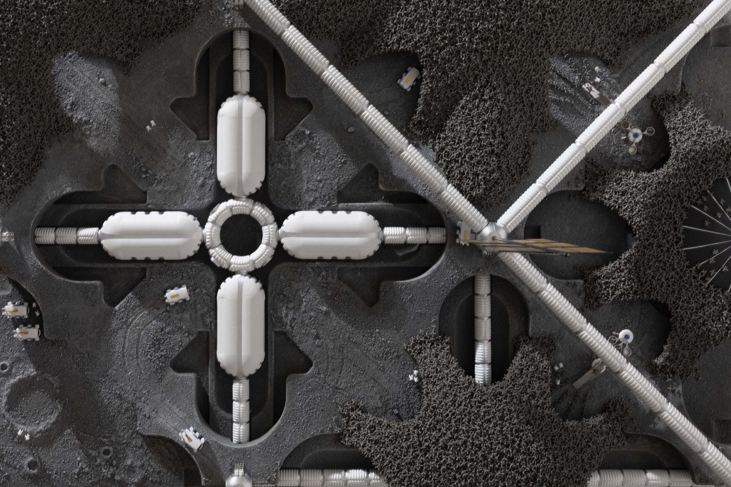 Interlocking lunar base building blocks
