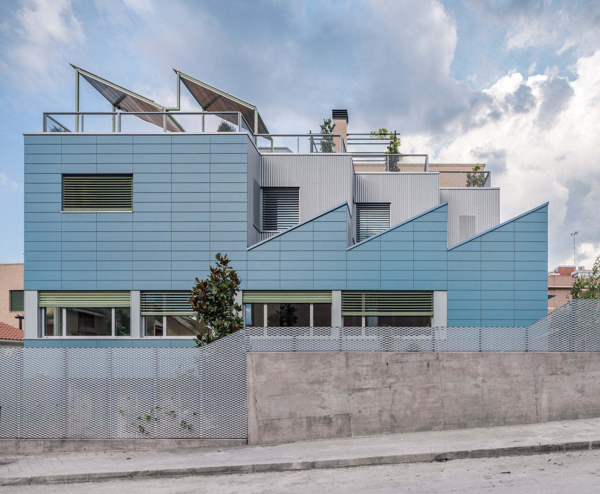 Street view of Madrid home for ageing couple