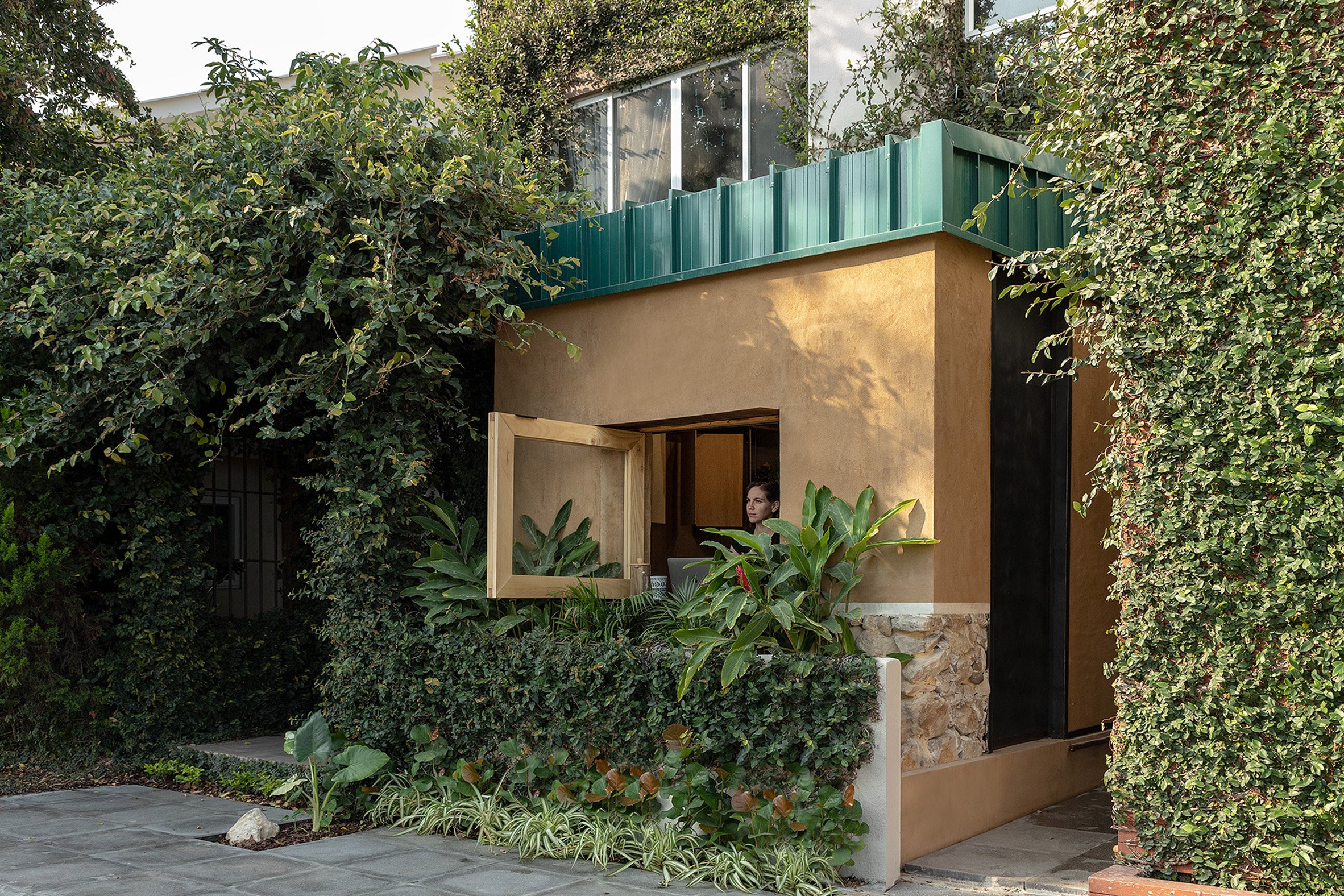 El Retiro residential extension