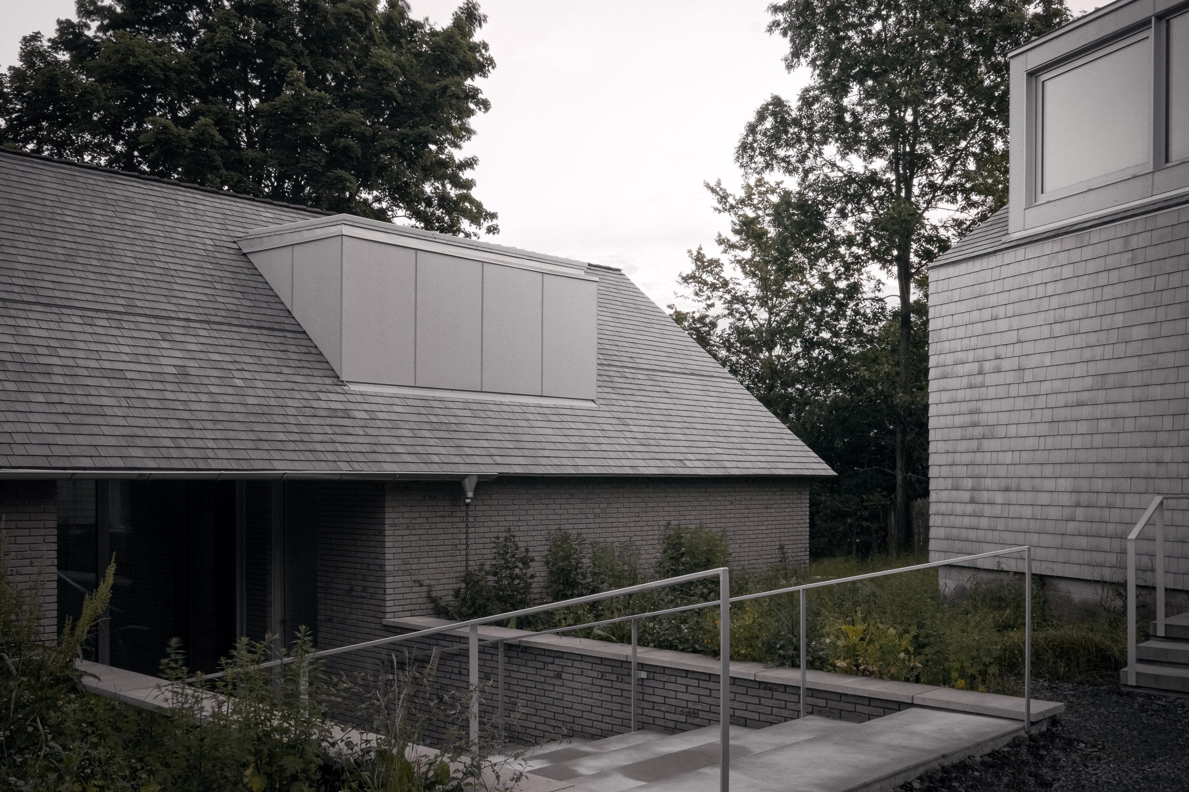 Two cedar clad volumes of home in Ontario