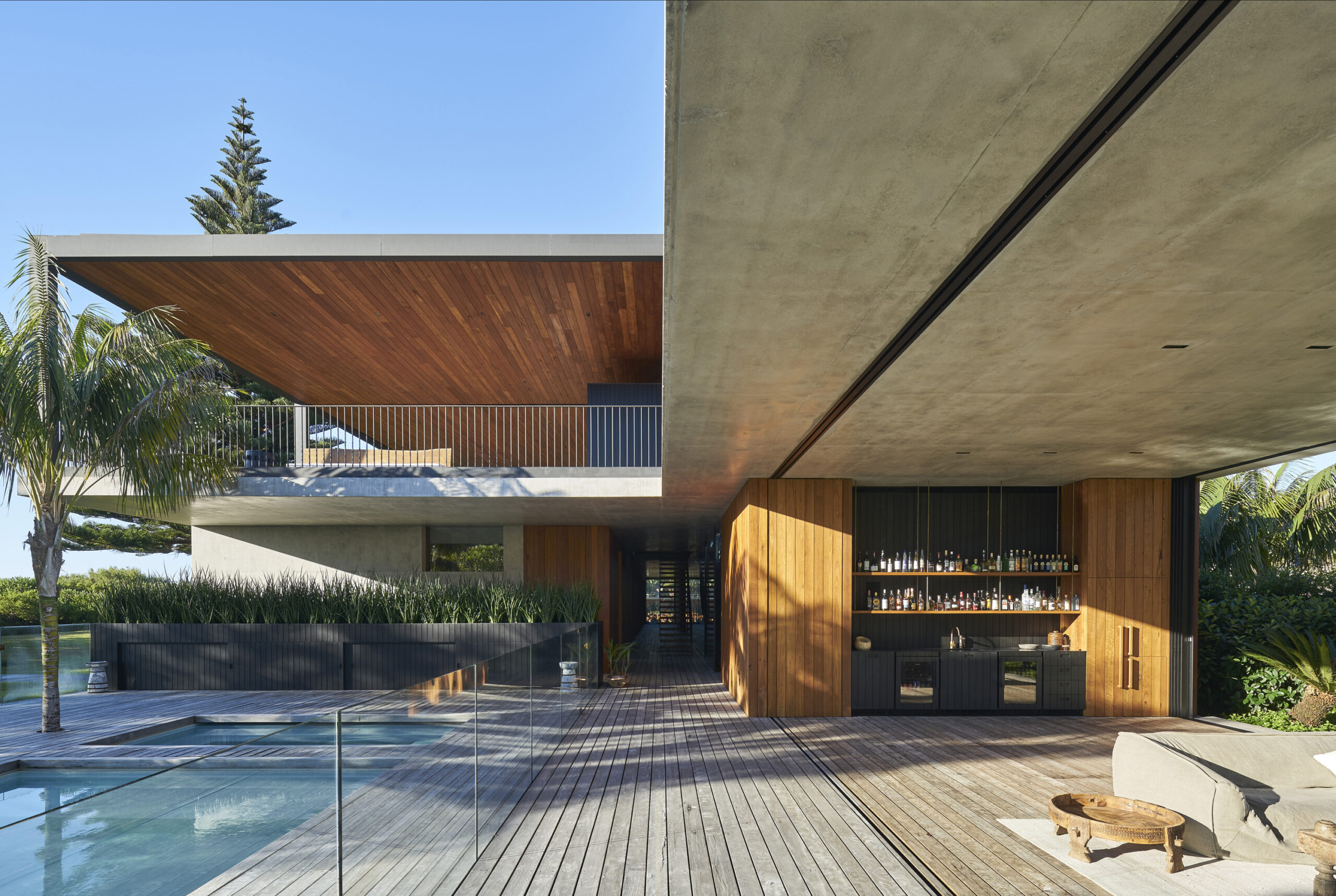 Sunrise House by MCK Architects, featuring Vitrocsa glass windows