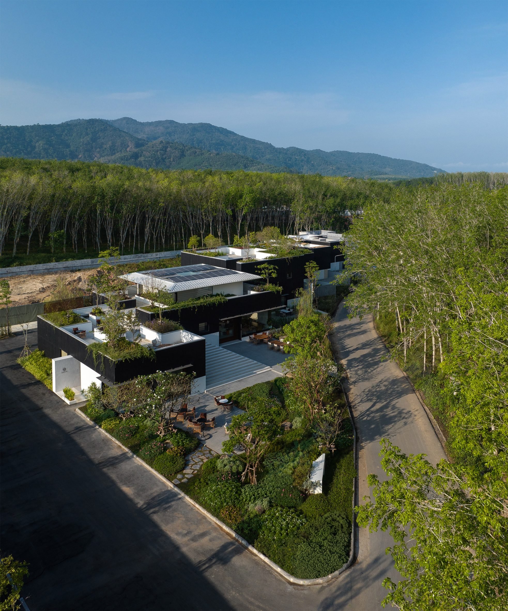 Community hub in Thailand by Studio Locomotive