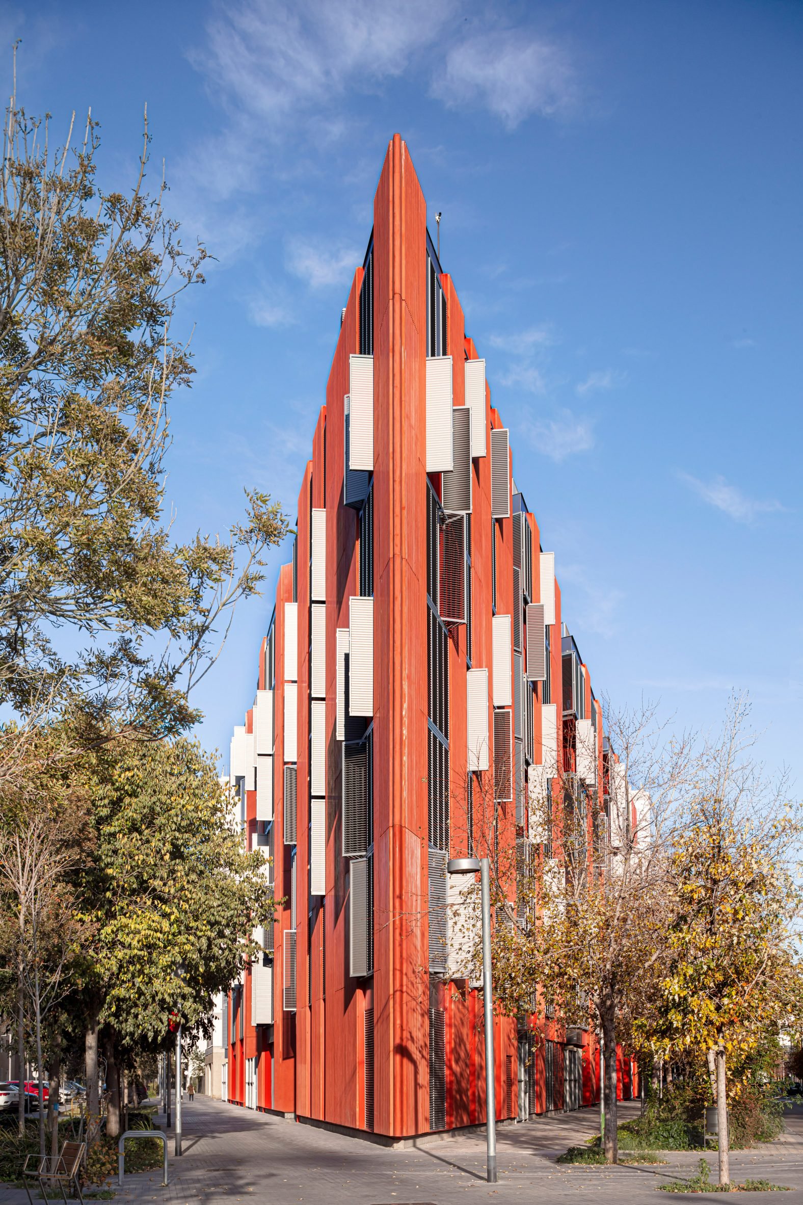Exterior view of 72 Social Housing Units in Barcelona