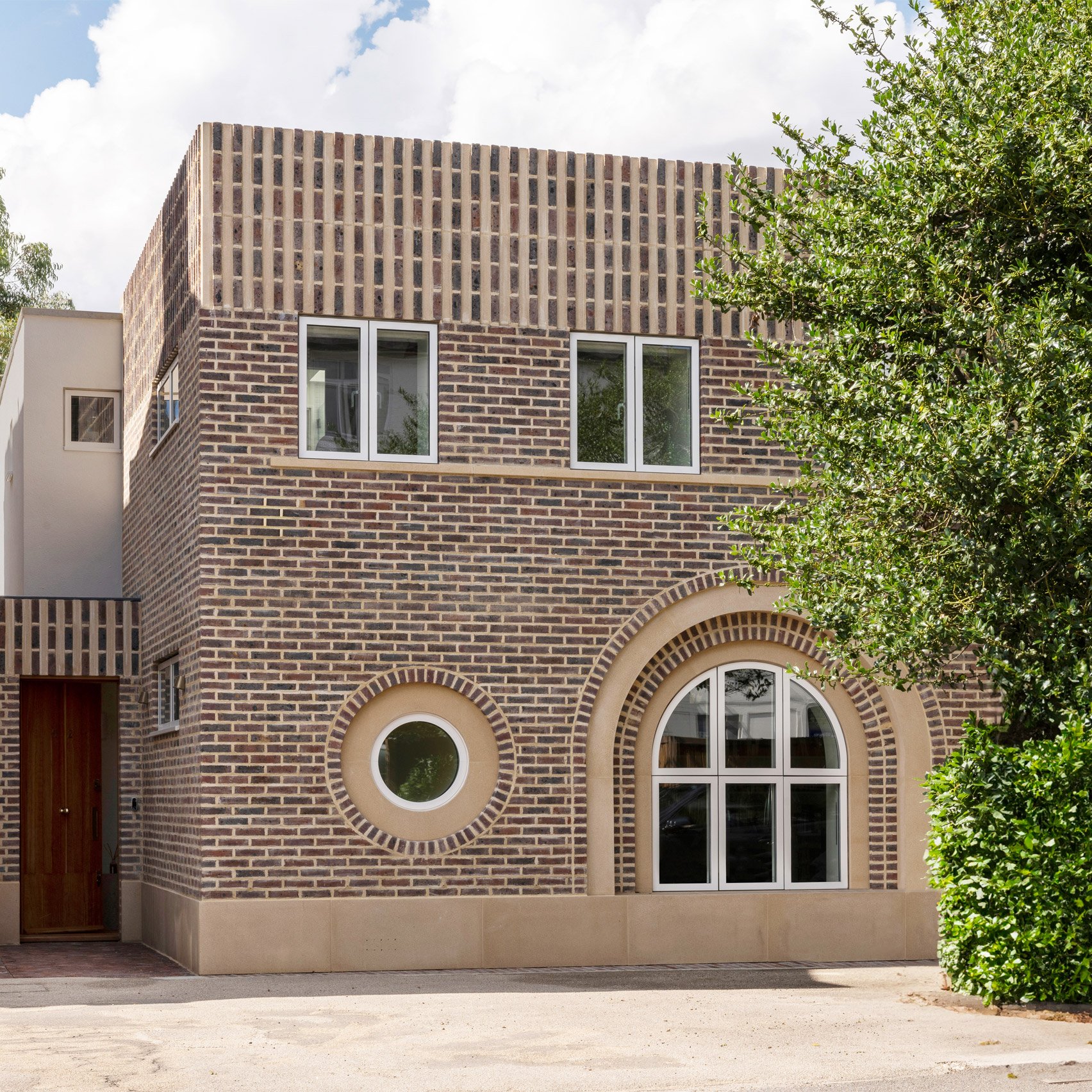 Exterior of Wimbledon Villa by Gundry + Ducker
