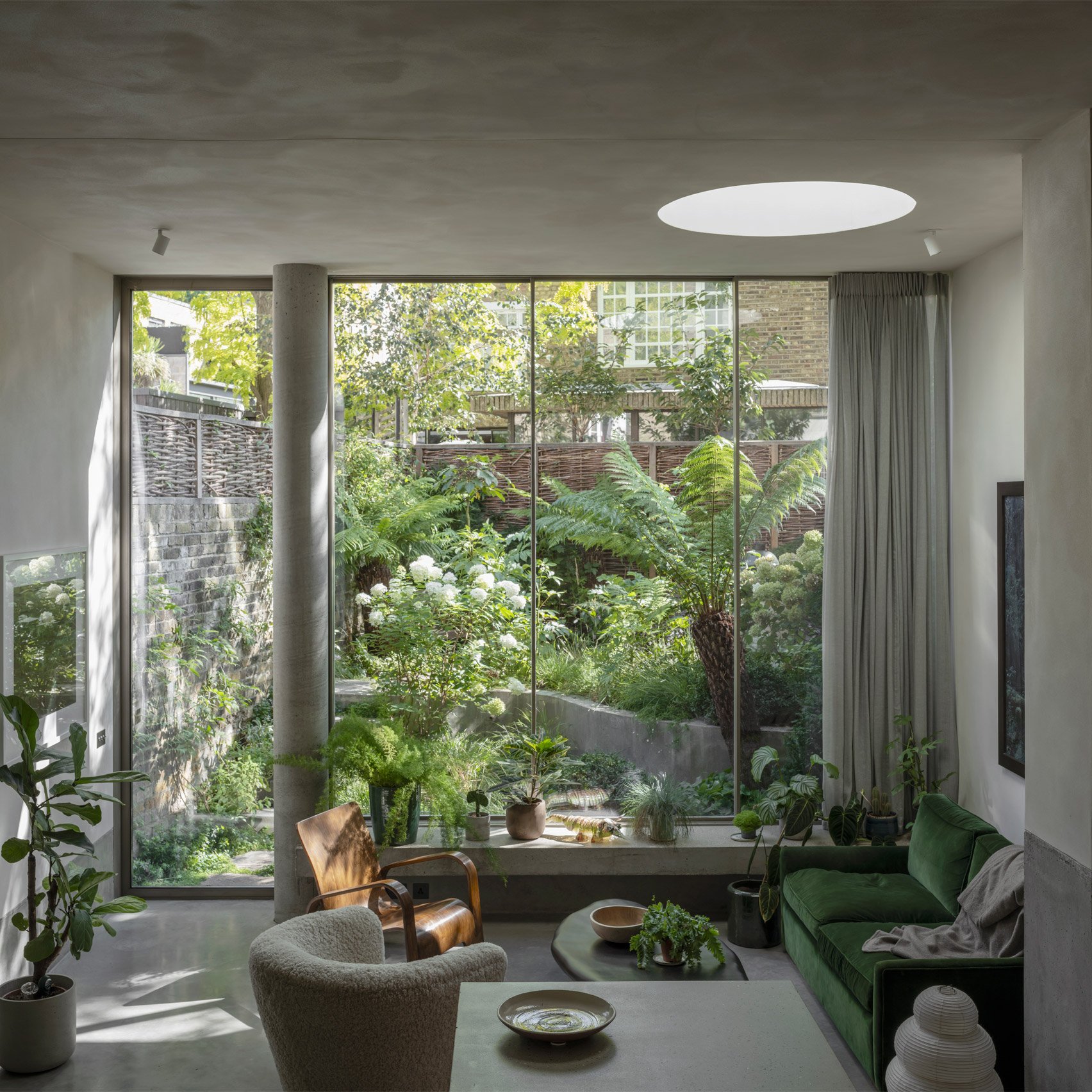 Interior of Chelsea Brut by Pricegore