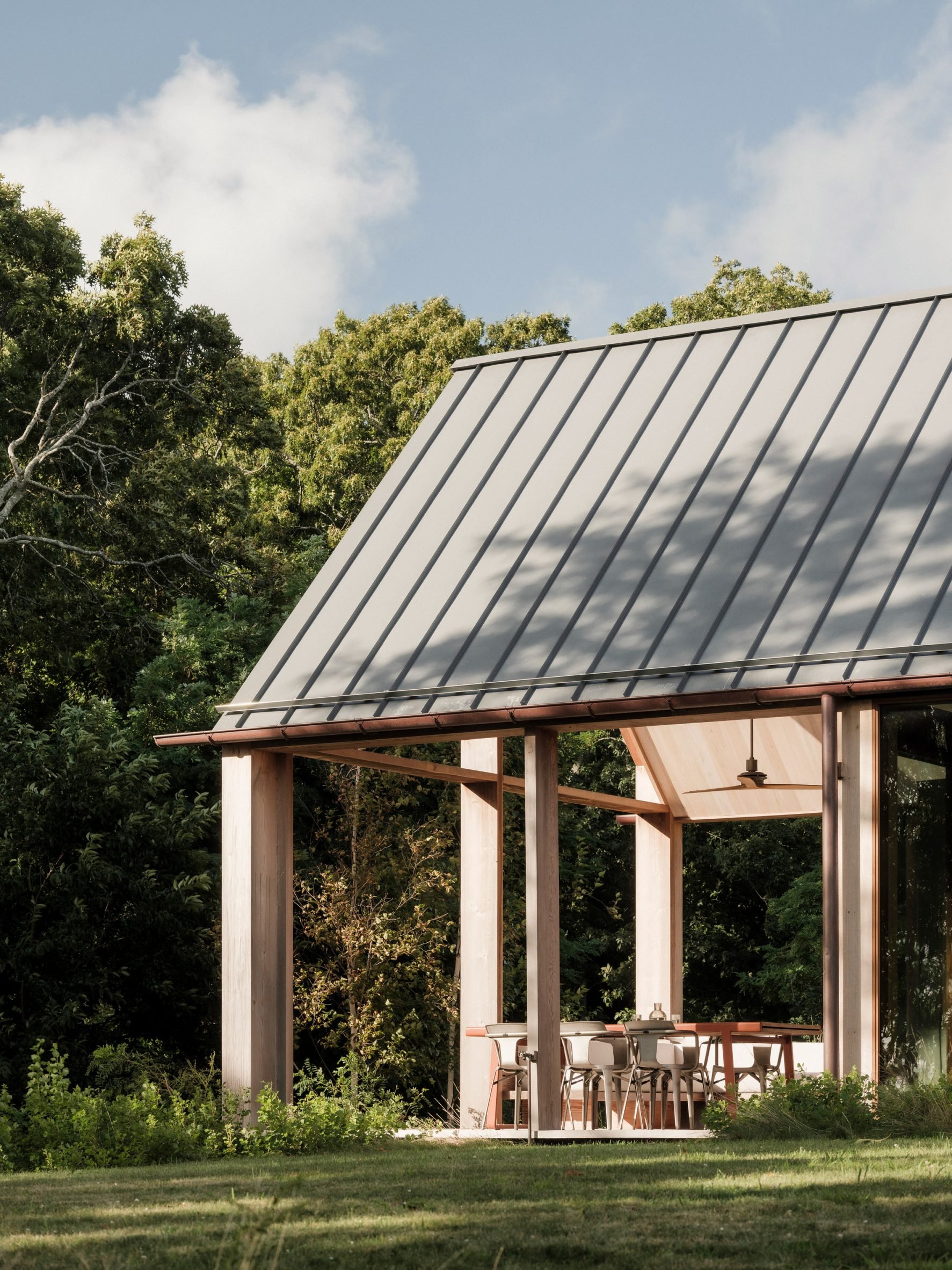 Agricultural barn-style structure