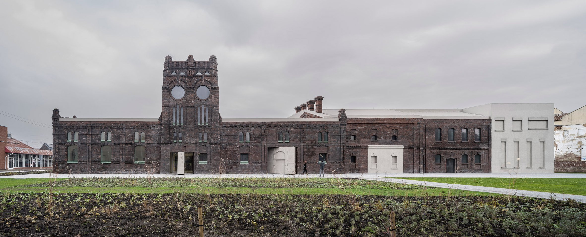 Plato Contemporary Art Gallery by KWK Promes